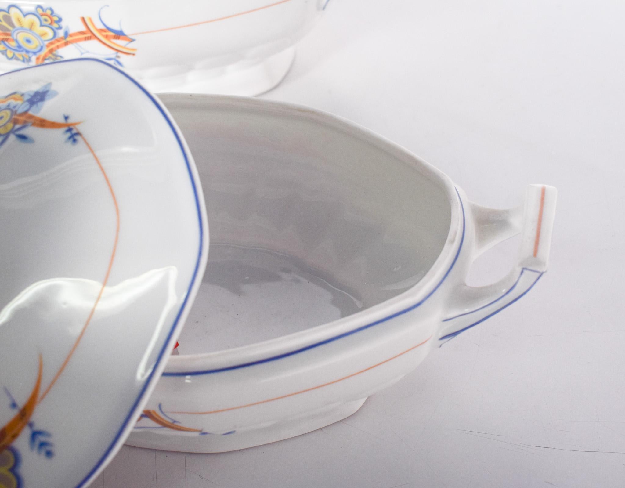 Porcelaine Deux soupières en porcelaine de Vista Alegre, Portugal en vente