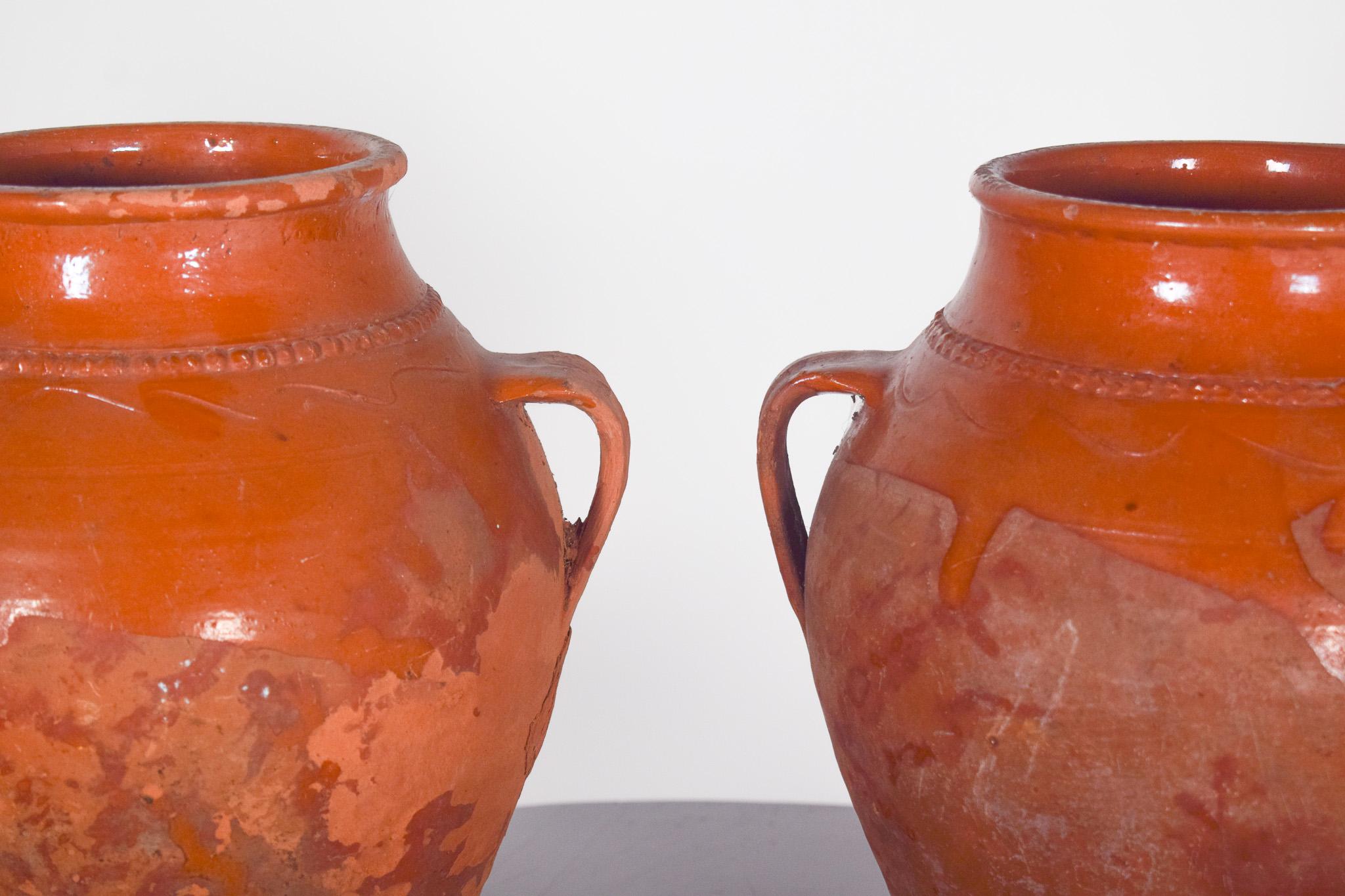 Two Portuguese Terracota Pots with Handles In Fair Condition For Sale In Lisboa, Lisboa