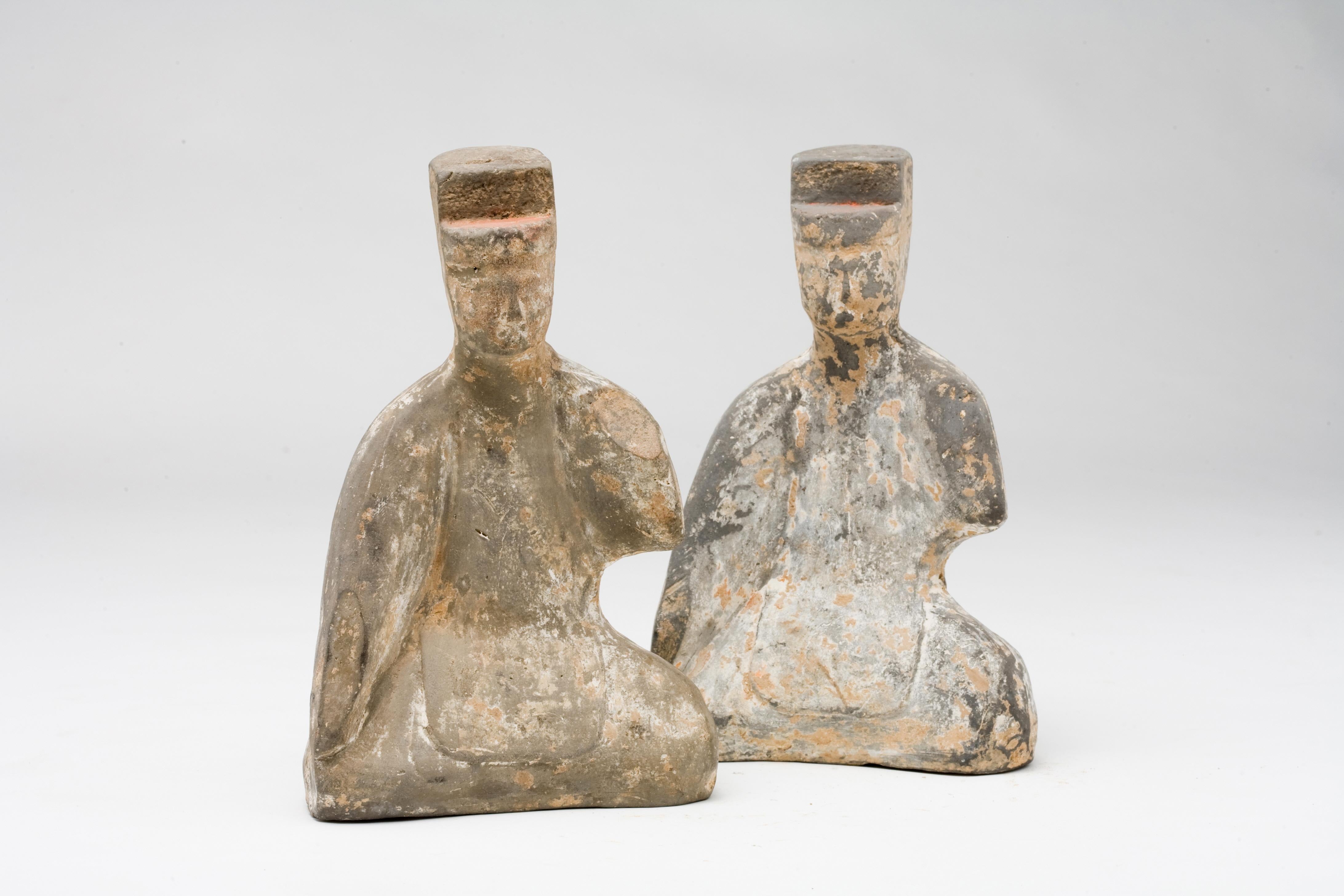 Two Pottery Kneeling Figures of Attendant, Han dynasty For Sale 4