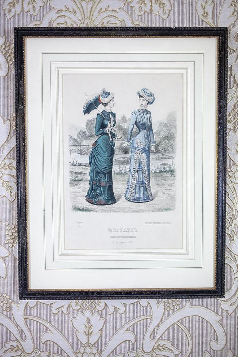 Two Prints in Dark Frame Depicting Late-19th Century Fashion In Good Condition For Sale In Opole, PL