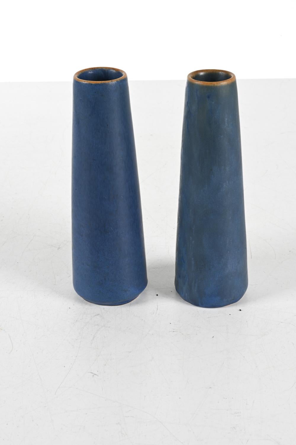 20ième siècle Deux rares vases en céramique du studio danois de Ejvind Nielsen (1916-1988) en vente