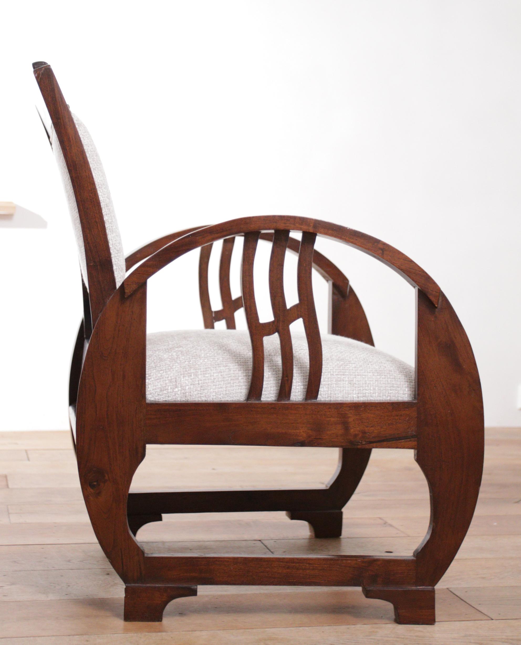 Milieu du XXe siècle Deux rares et élégants fauteuils en bois Art Déco français vintage des années 1930 en vente