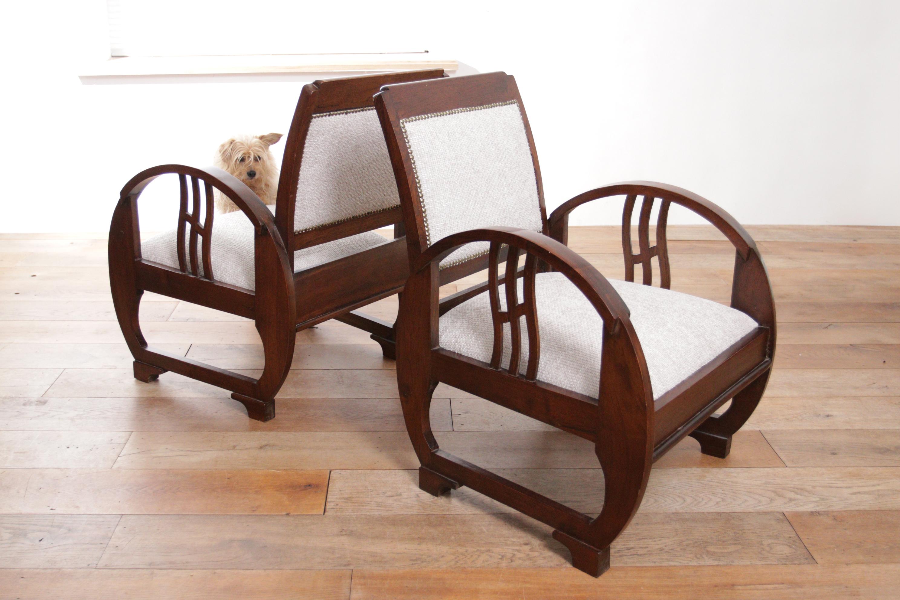 Tissu Deux rares et élégants fauteuils en bois Art Déco français vintage des années 1930 en vente