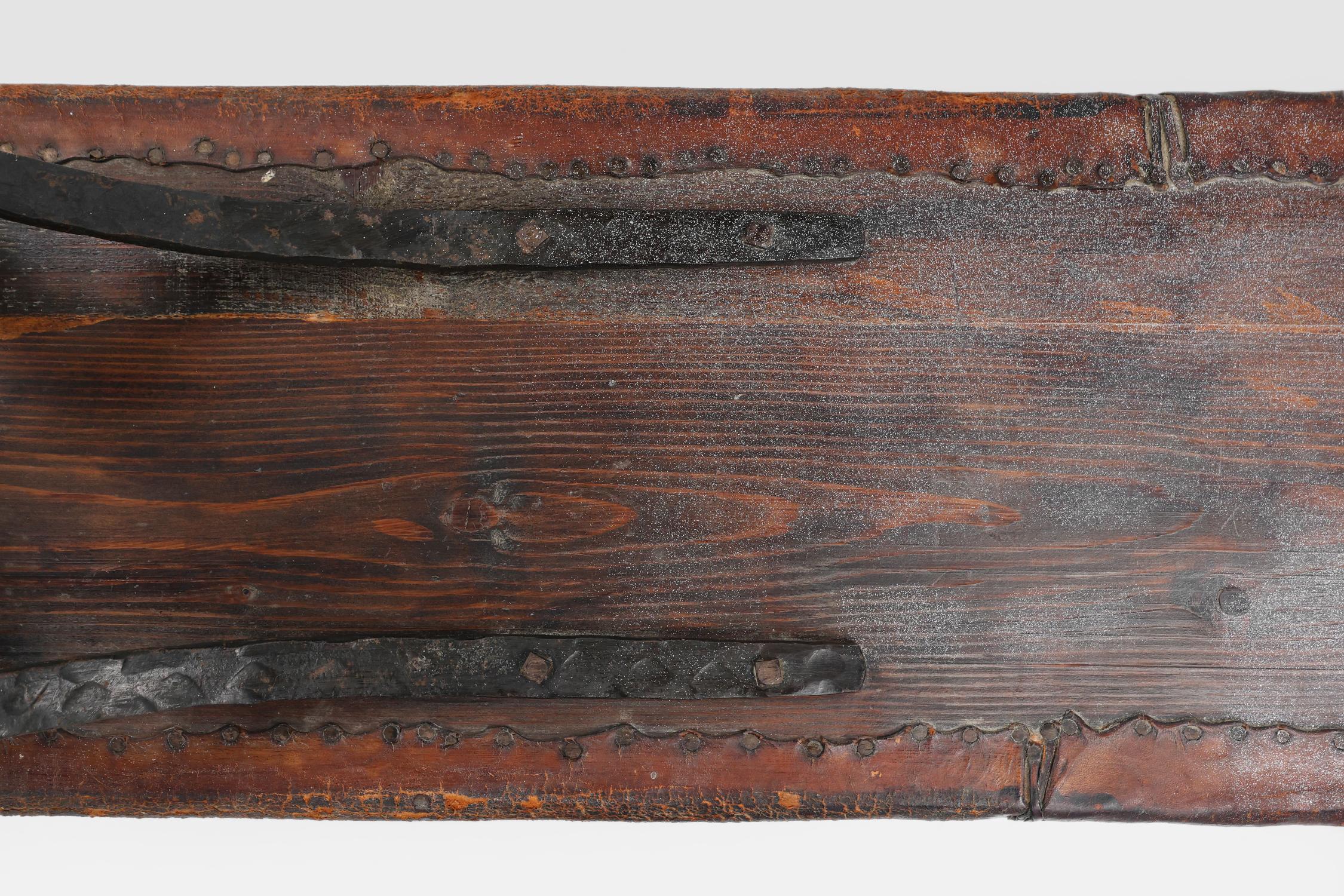 Two rare industrial gym benches in oak and wrought iron with leather top 5