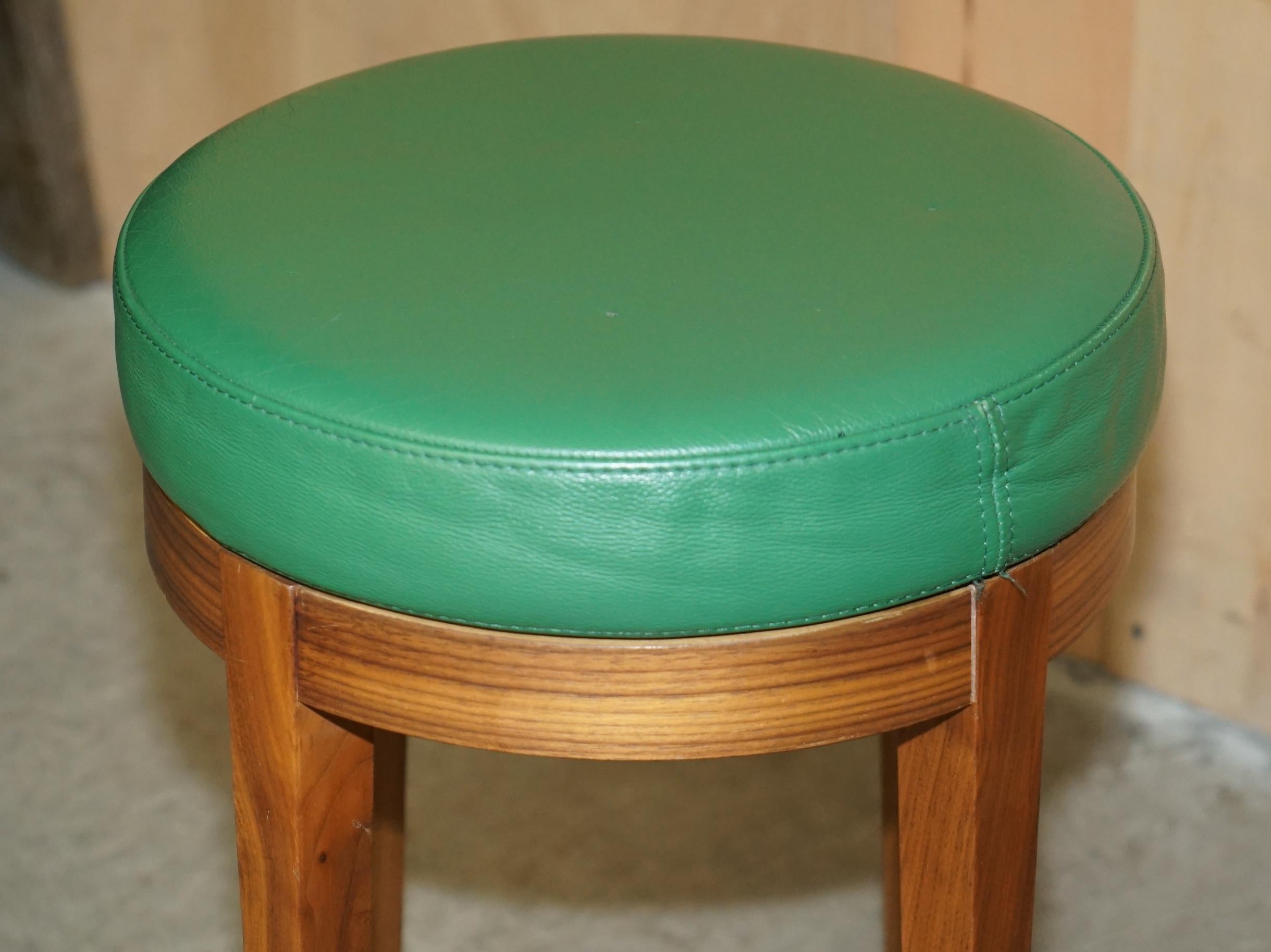 deux rares tabourets en cuir vert ROLEX d'origine. en vente 2