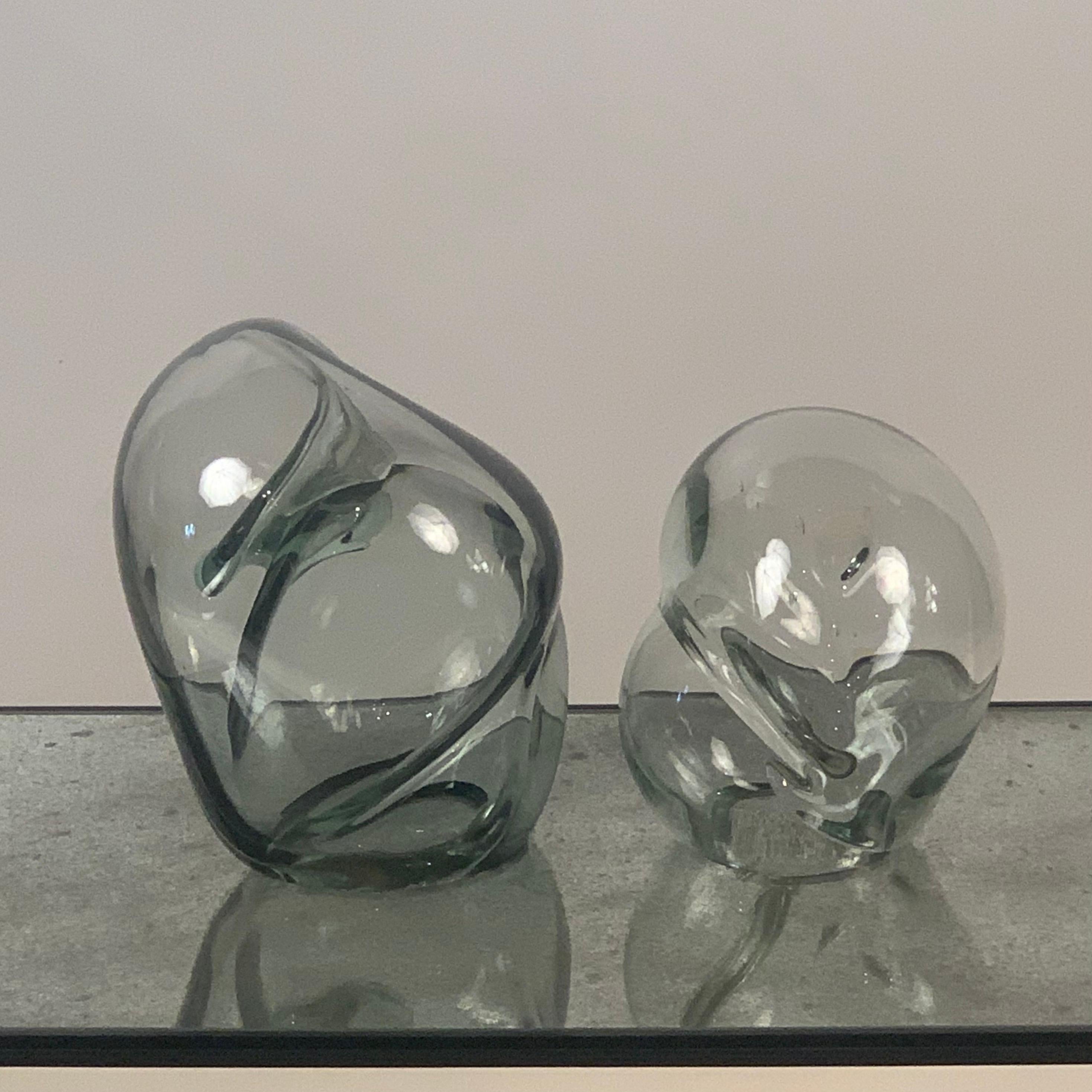 Deux rares sculptures en verre soufflé à la main signées par John Bingham Excellent état - En vente à Los Angeles, CA