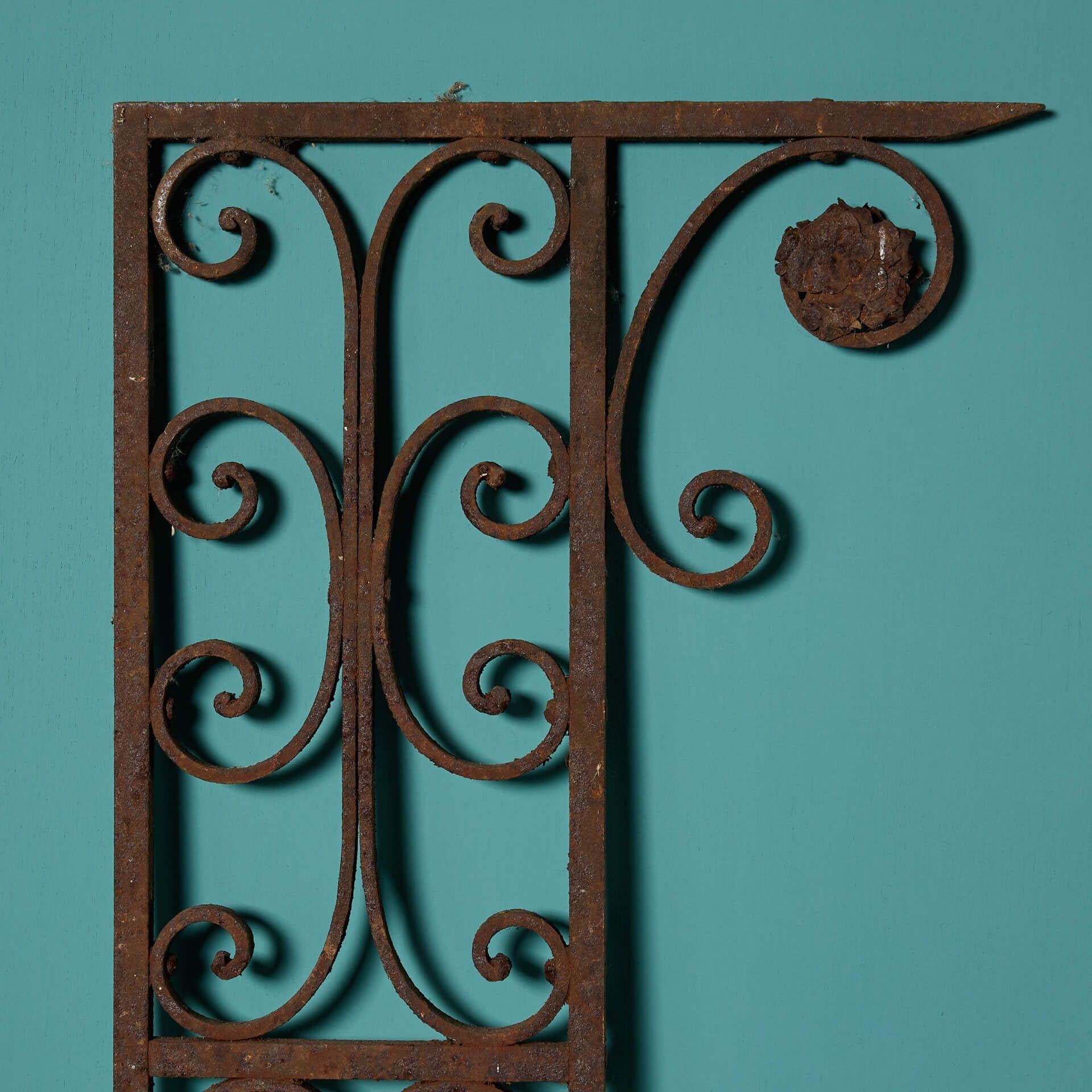 Deux panneaux en fer forgé antique récupéré État moyen - En vente à Wormelow, Herefordshire