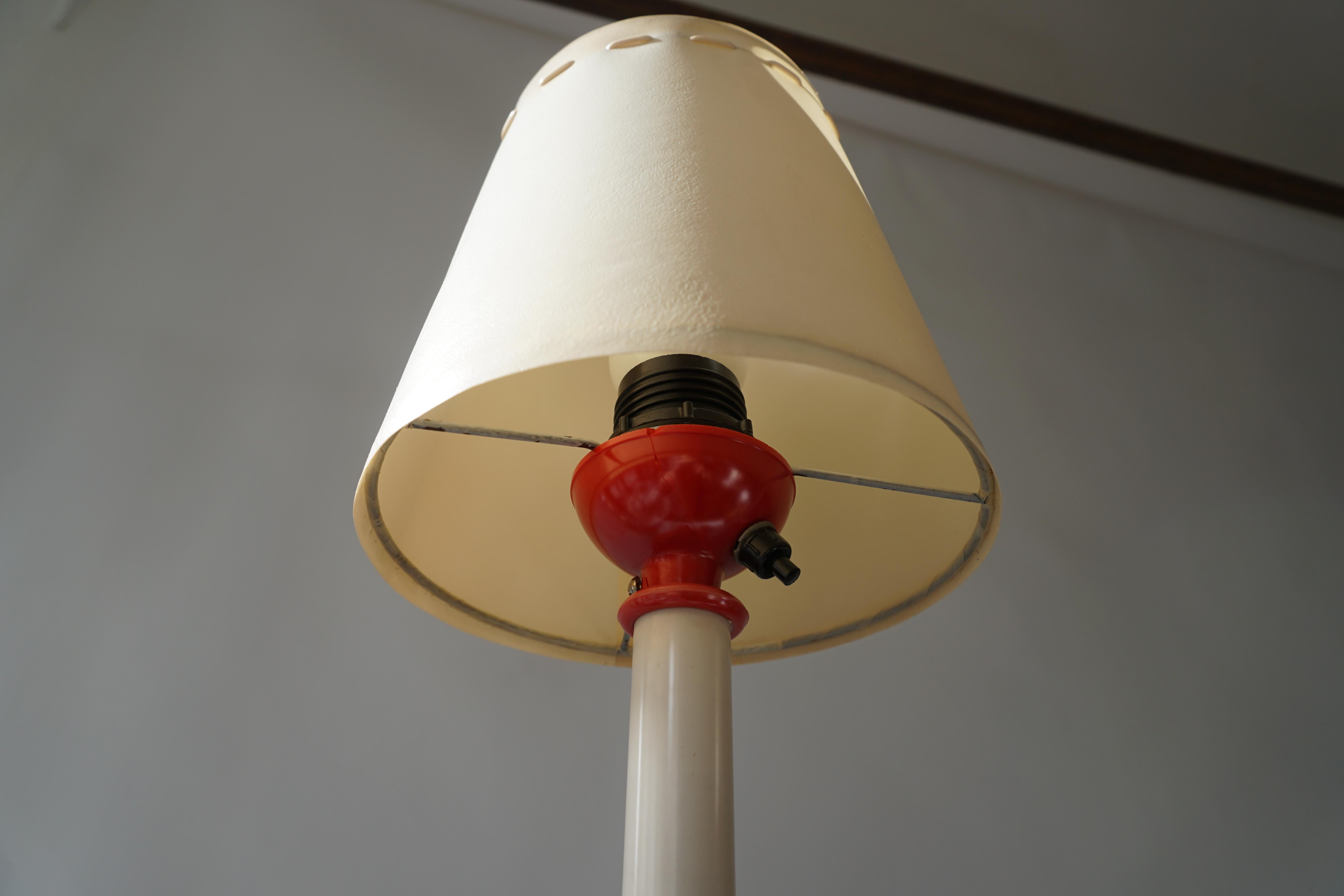 Two Red and White Floor Lamps For Sale 10