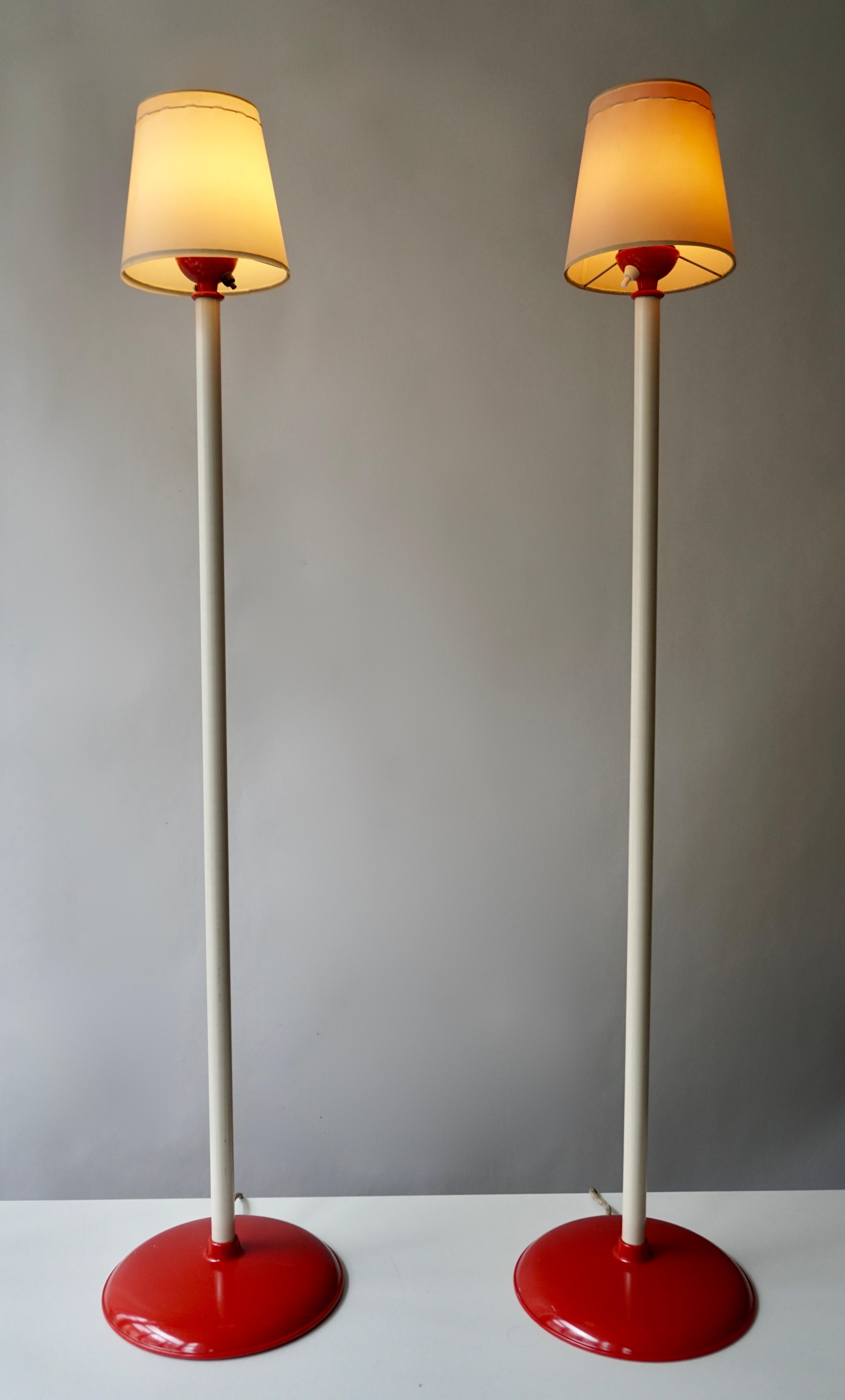 Two elegant Mid-Century Modern vintage floor lamps, which was designed in Germany.
Furthermore the floor lamp shows one E 27 socket and also a switch.