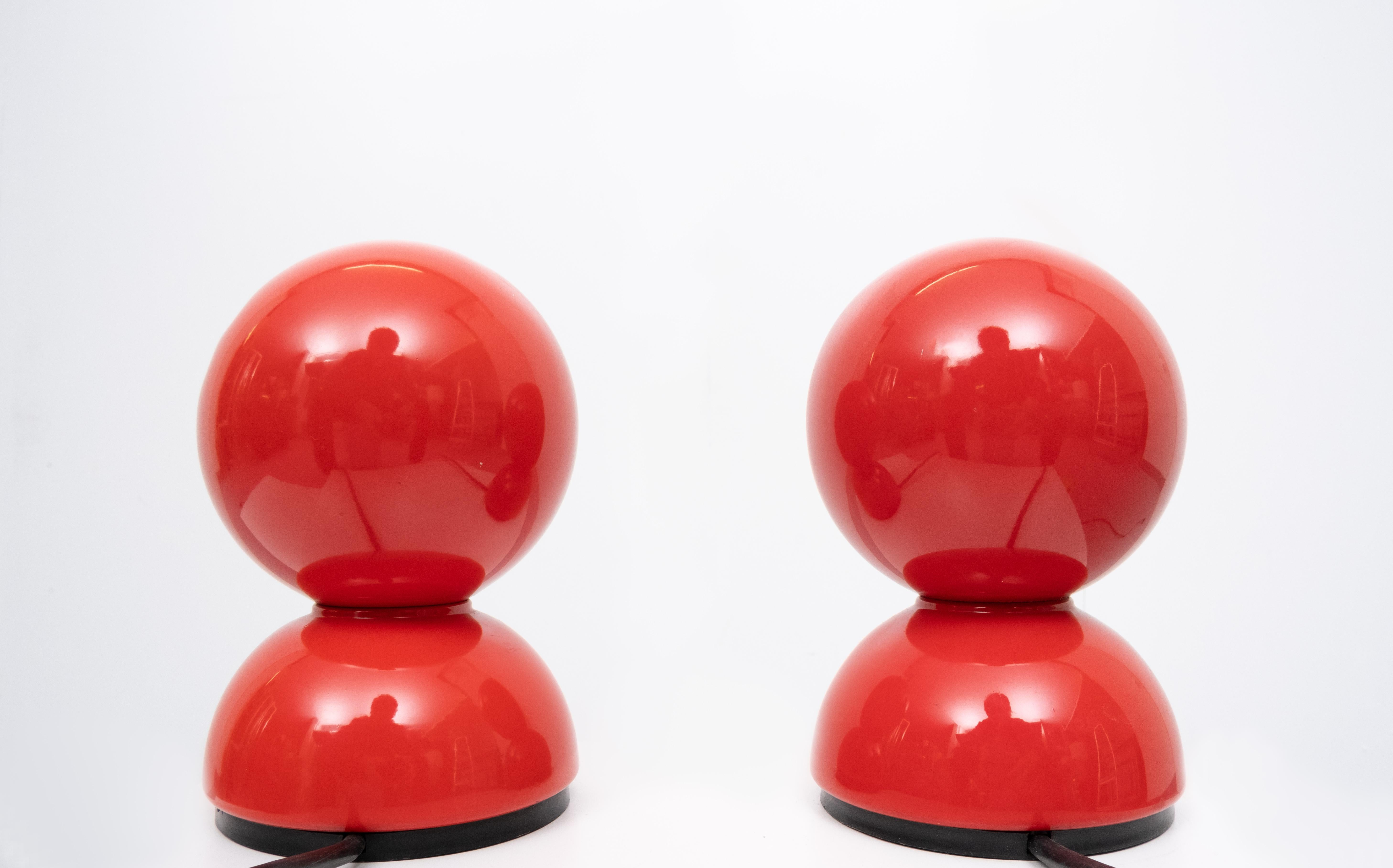 Two Red Vico Magistretti Table Lamps for Artimide Milan, 1960s 4