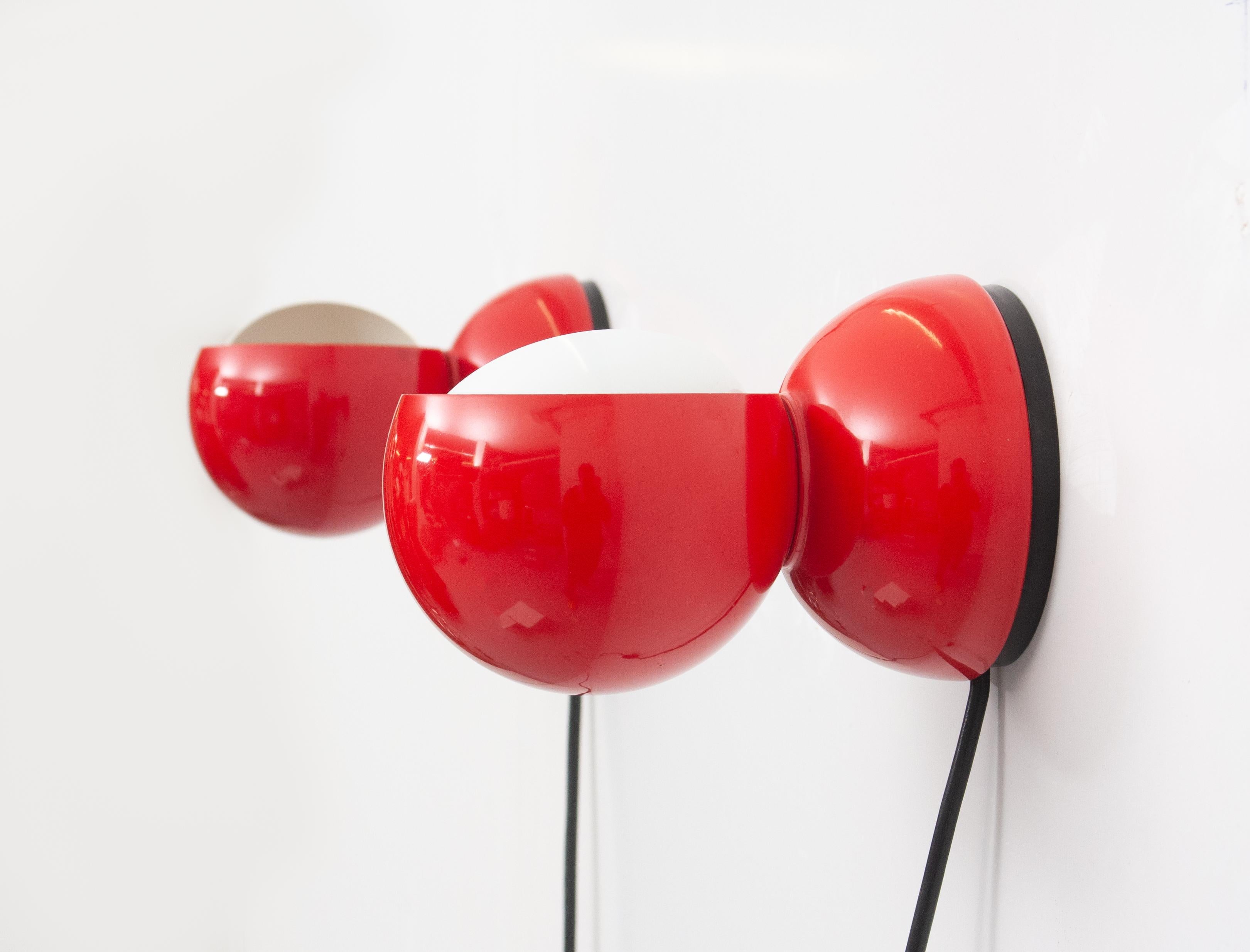 Space Age Two Red Vico Magistretti Table Lamps for Artimide Milan, 1960s