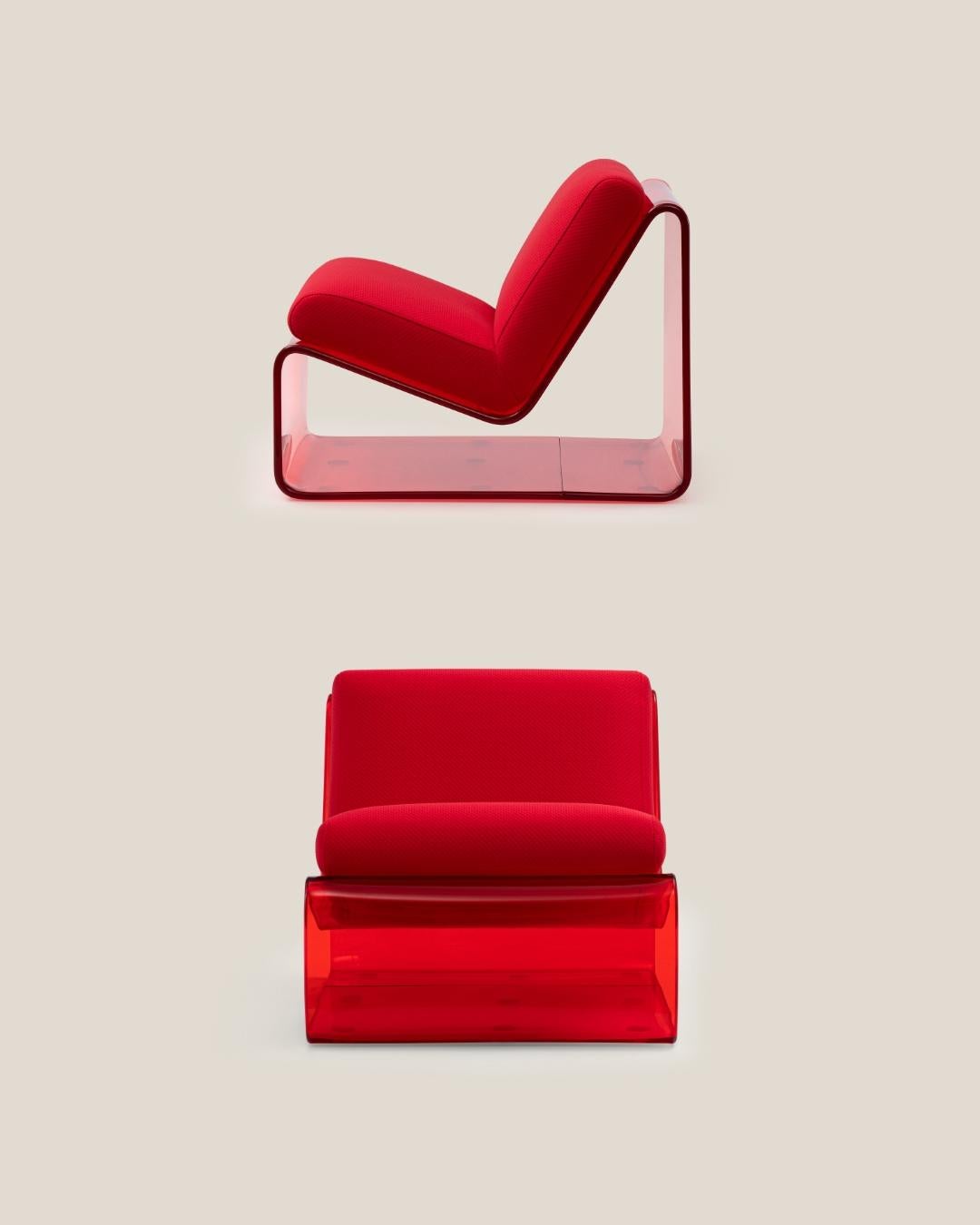 Deux fauteuils de style rétro avec am designs en plexiglas Par Carlos Soriano en vente 1
