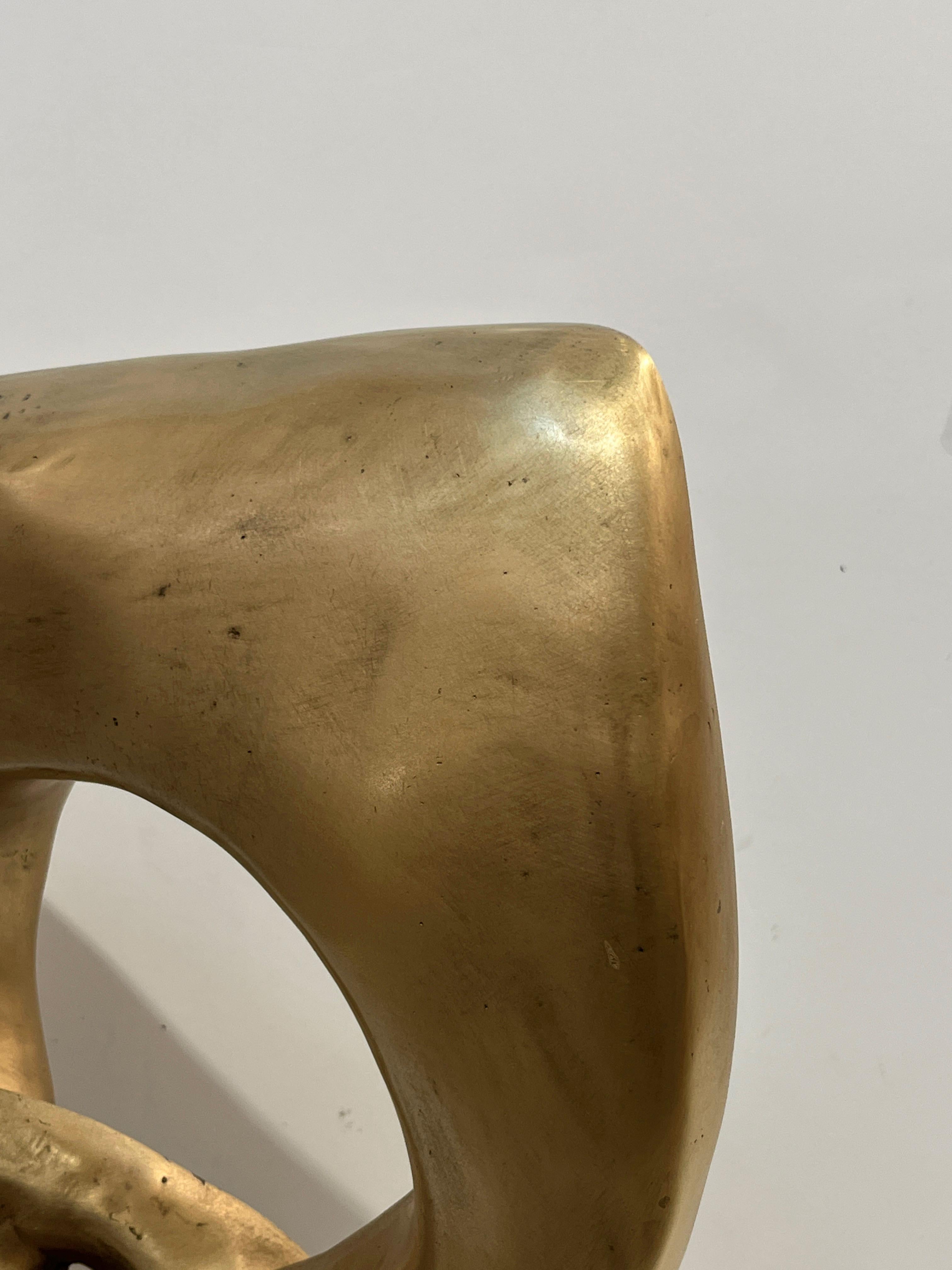 Sculpté à la main Two Rings- Contemporary Italian Gold Patinated Bronze Abstract Modern Sculpture en vente