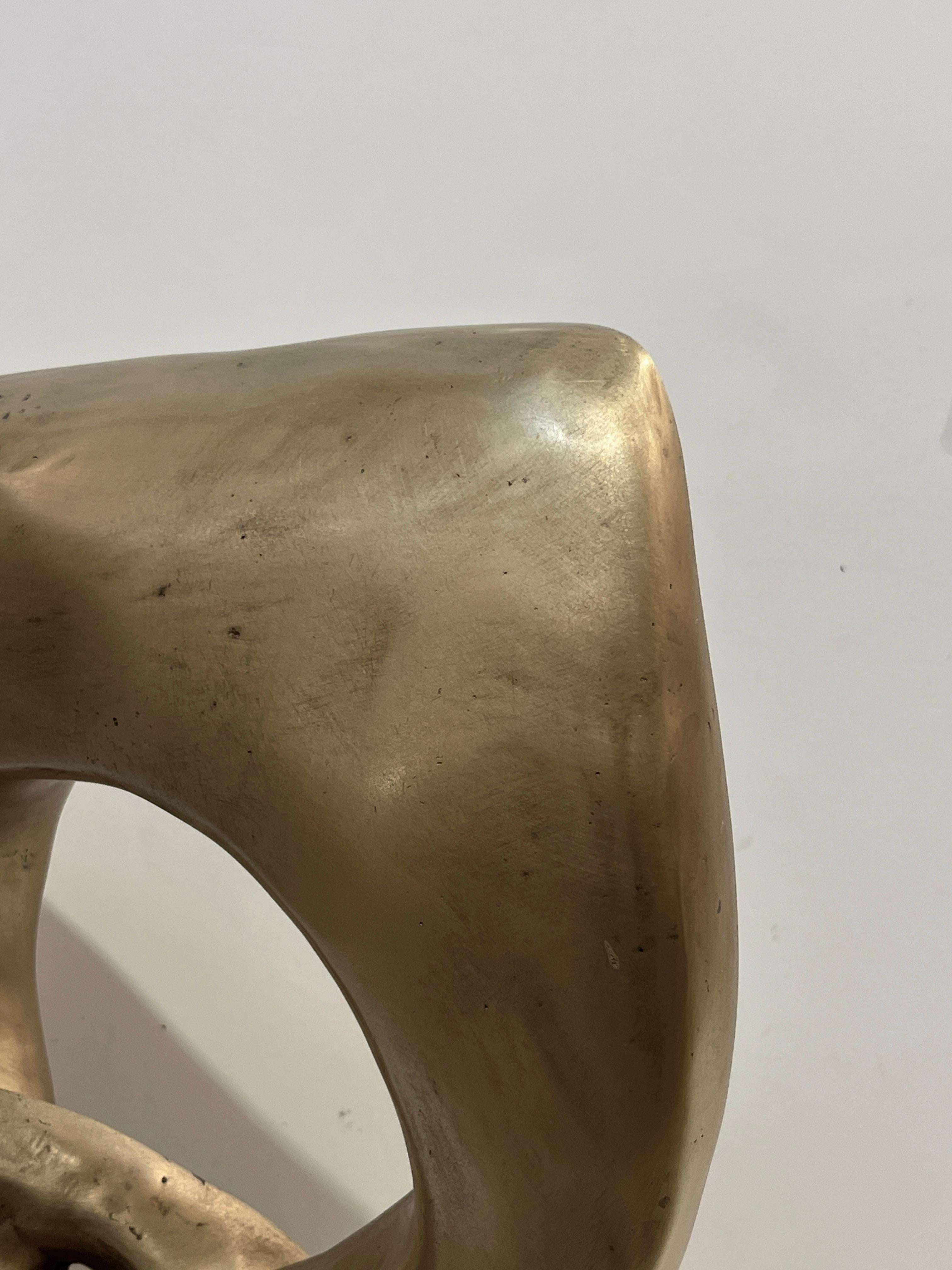 Sculpté à la main Two Rings- Contemporary Italian Gold Patinated Bronze Abstract Modern Sculpture  en vente