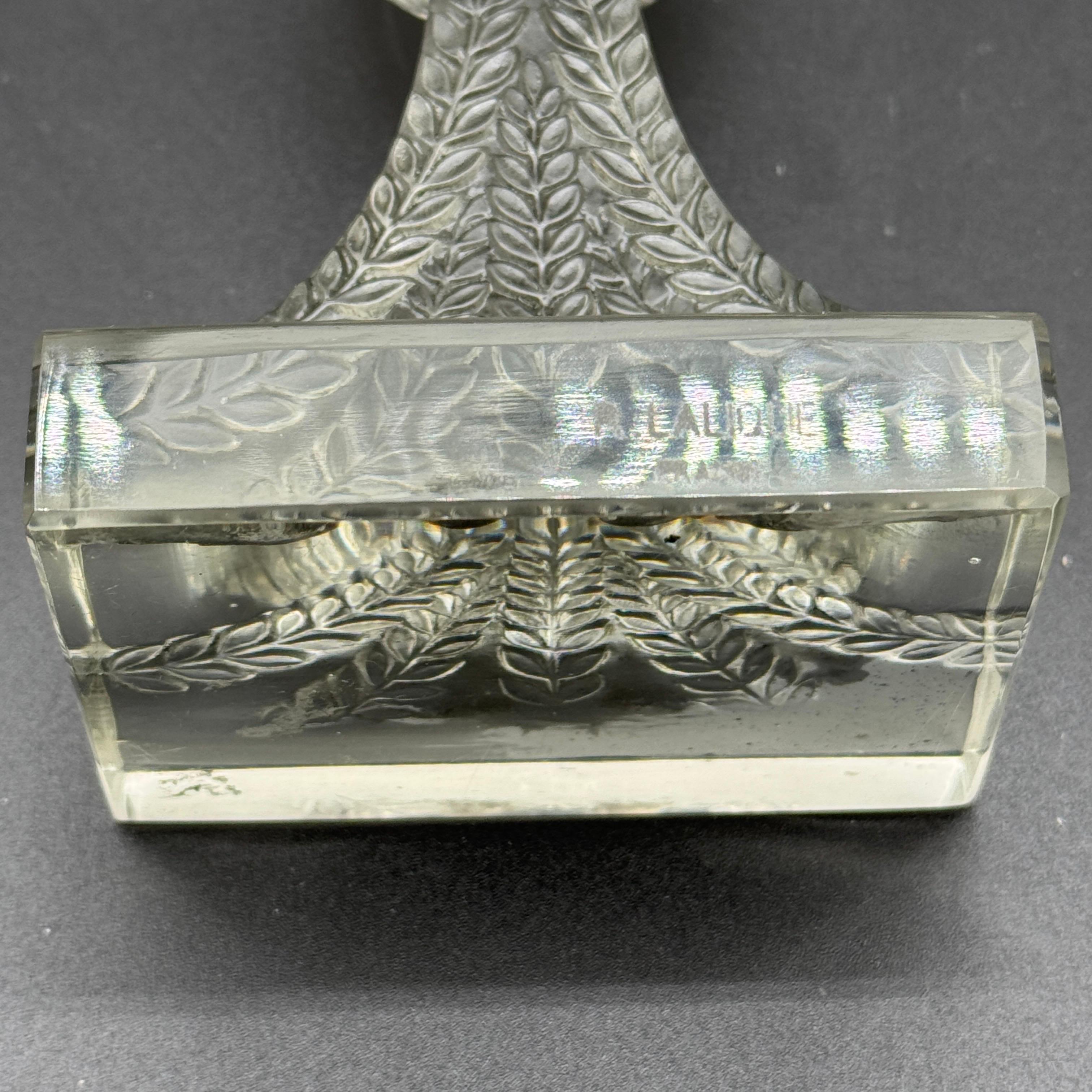 Due candelieri di vetro R.Lalique Rameaux In condizioni ottime in vendita a SAINT-OUEN-SUR-SEINE, FR