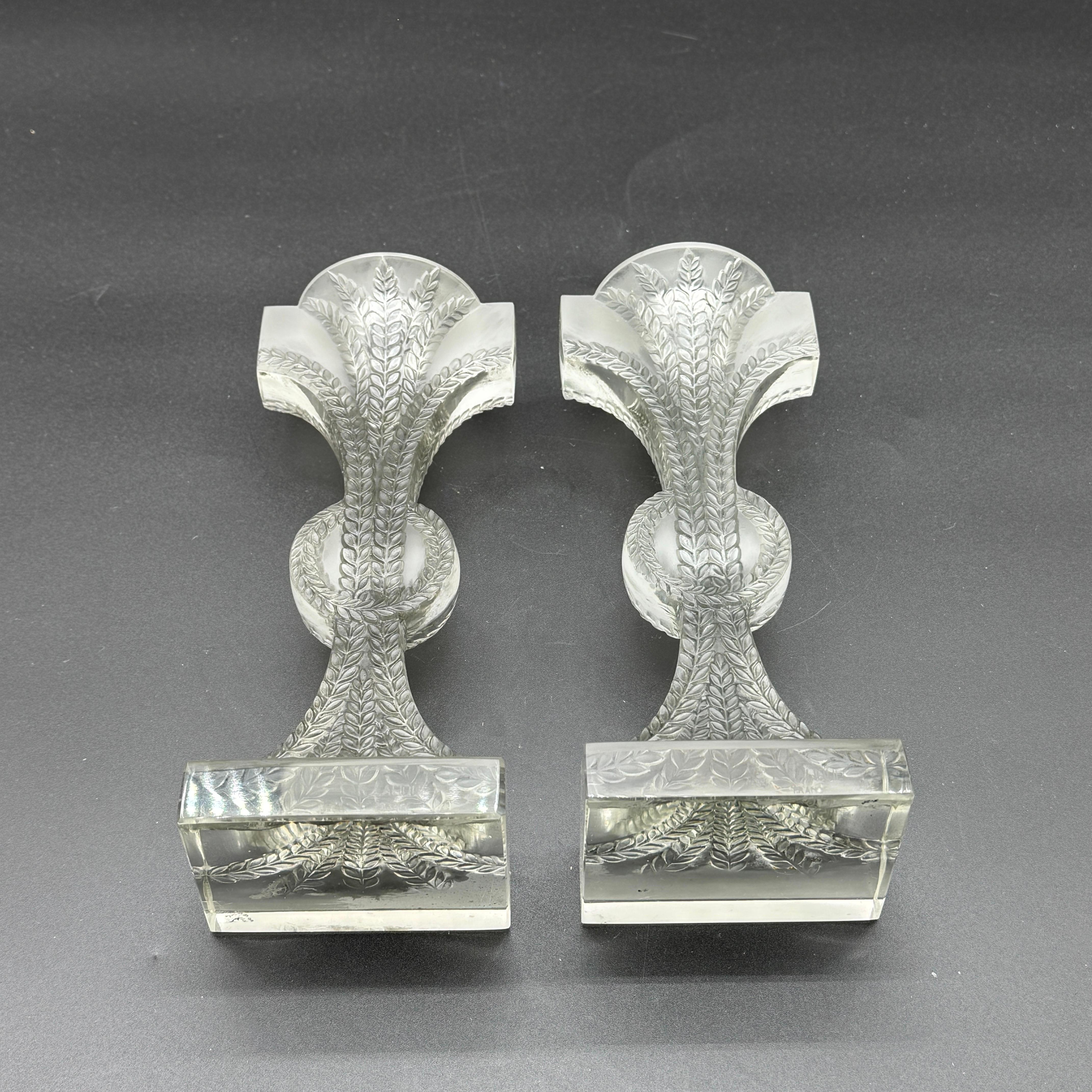 Due candelieri di vetro R.Lalique Rameaux in vendita 1