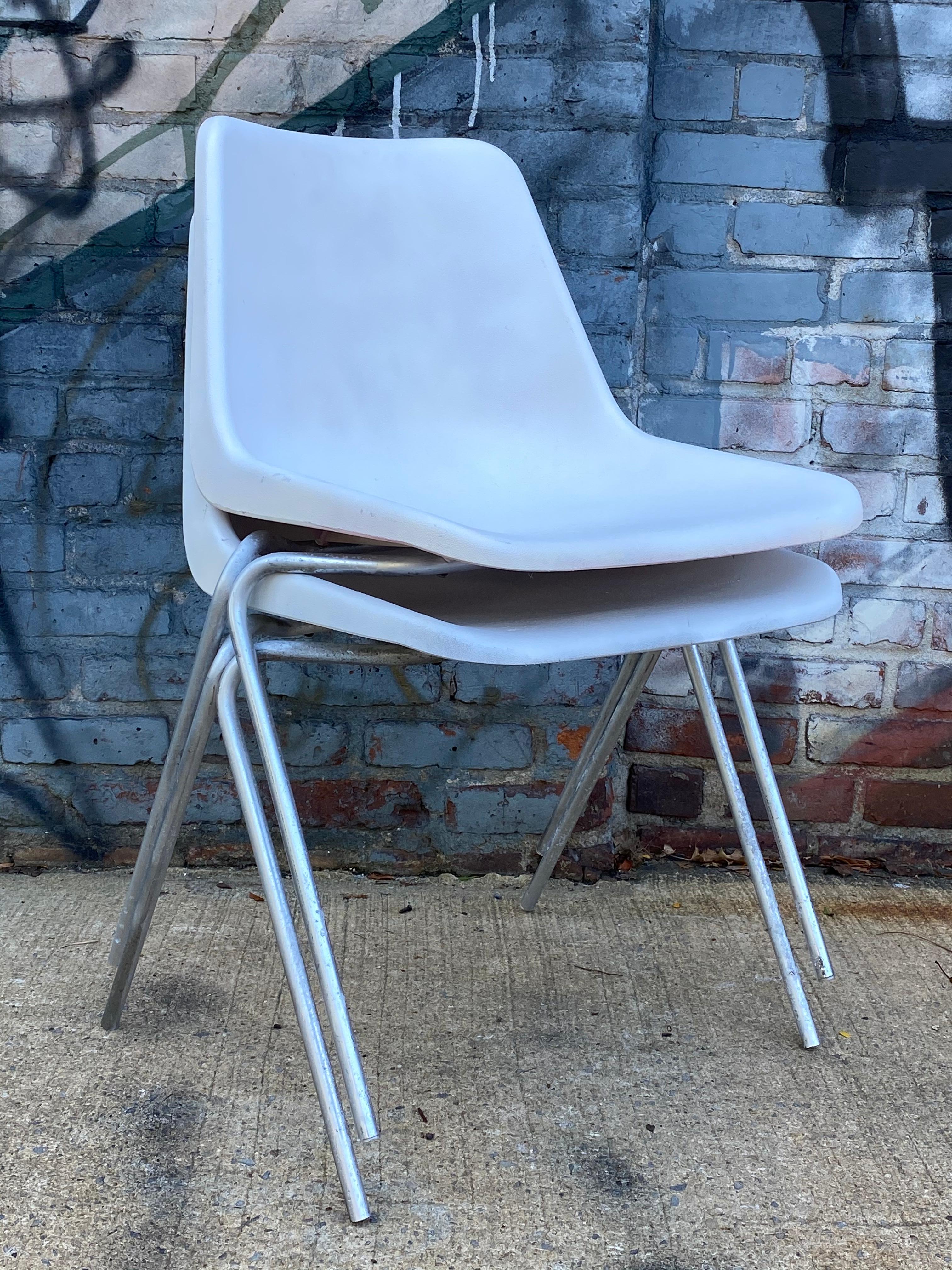 Stapelstühle von Robin Day für John Stuart Furniture Co, Moderne der Mitte des Jahrhunderts (Kunststoff)