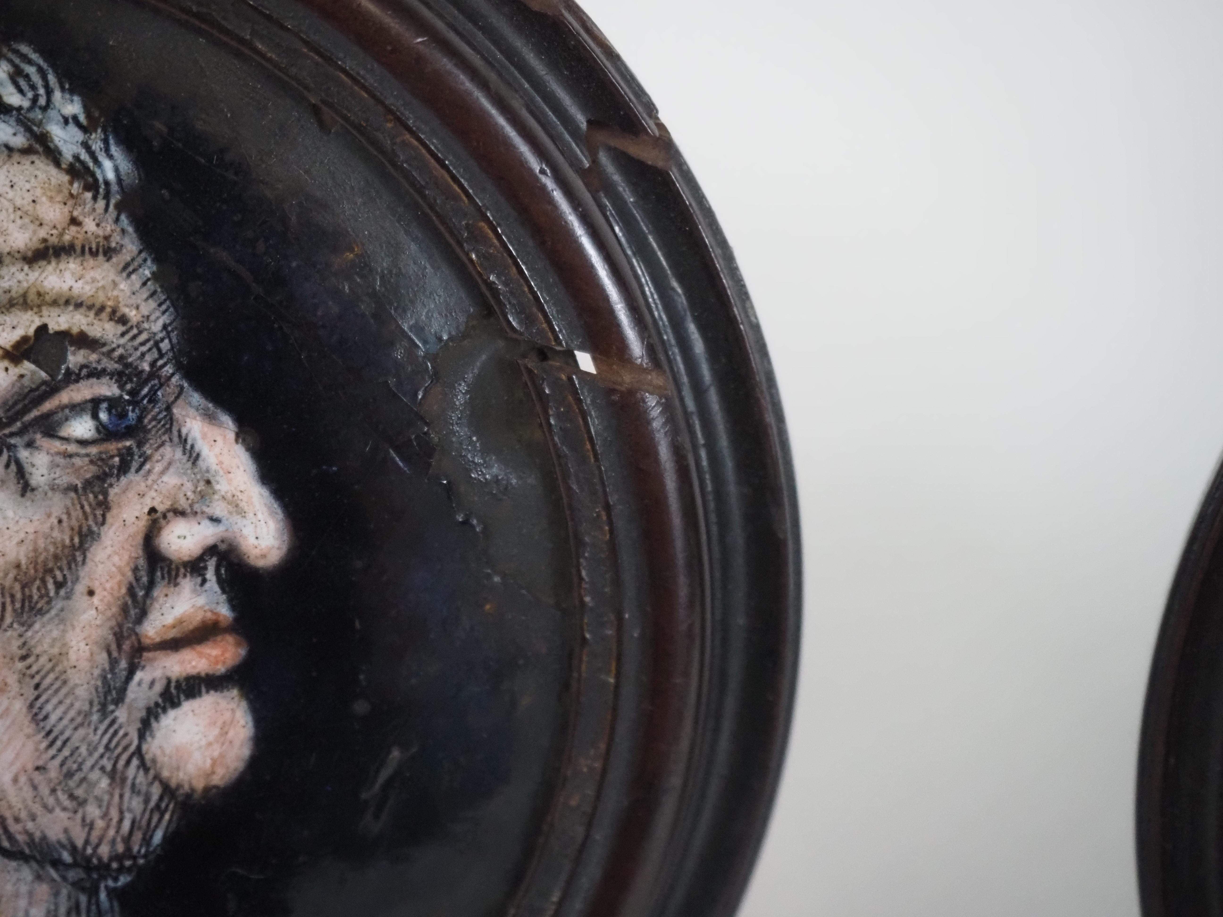 Deux plaques rondes en émail Nero et Caligula, à la manière de Jacques Ier Laudin en vente 6