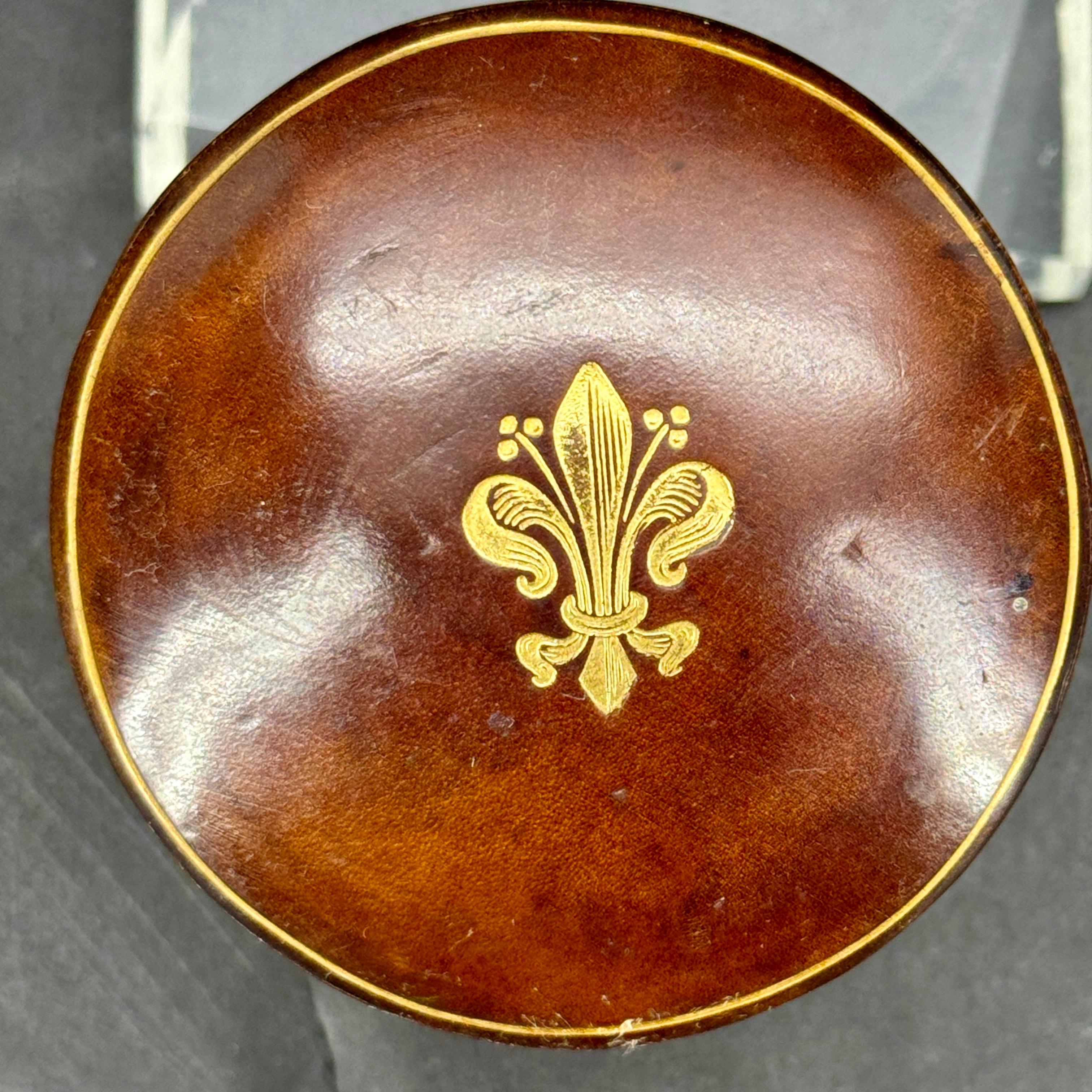 20th Century Two Round Florentine Mid Century Leather Boxes with Fleur-de-Lis Decoration For Sale