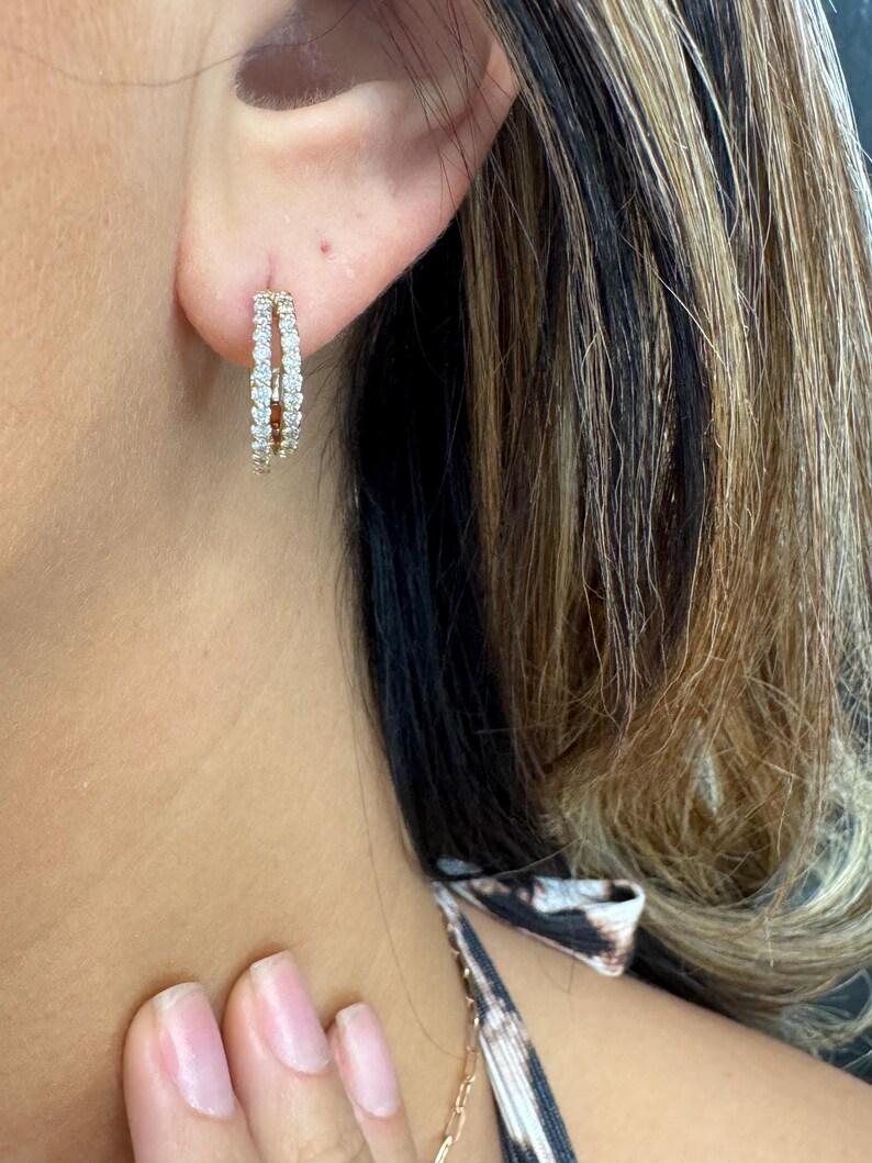 Taille ronde Créoles à deux rangées de diamants 0,73 carat or jaune 14 carats 4,73 grammes en vente