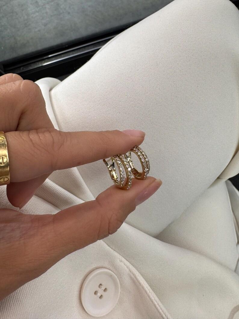 Créoles à deux rangées de diamants 0,73 carat or jaune 14 carats 4,73 grammes Neuf - En vente à New York, NY