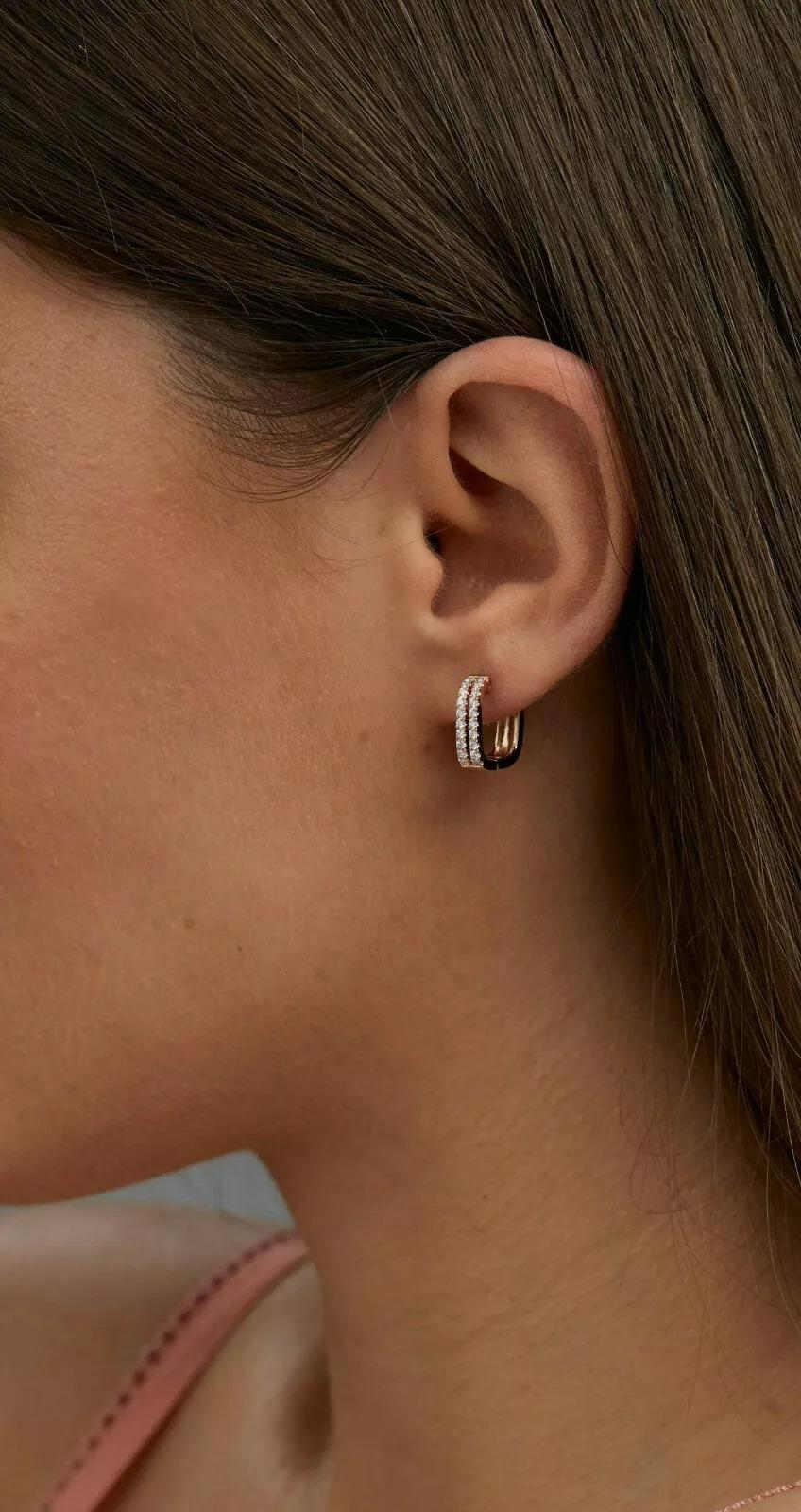 Cerchi quadrati con due file di diamanti in oro massiccio 14k In condizioni Nuovo in vendita a Chicago, IL