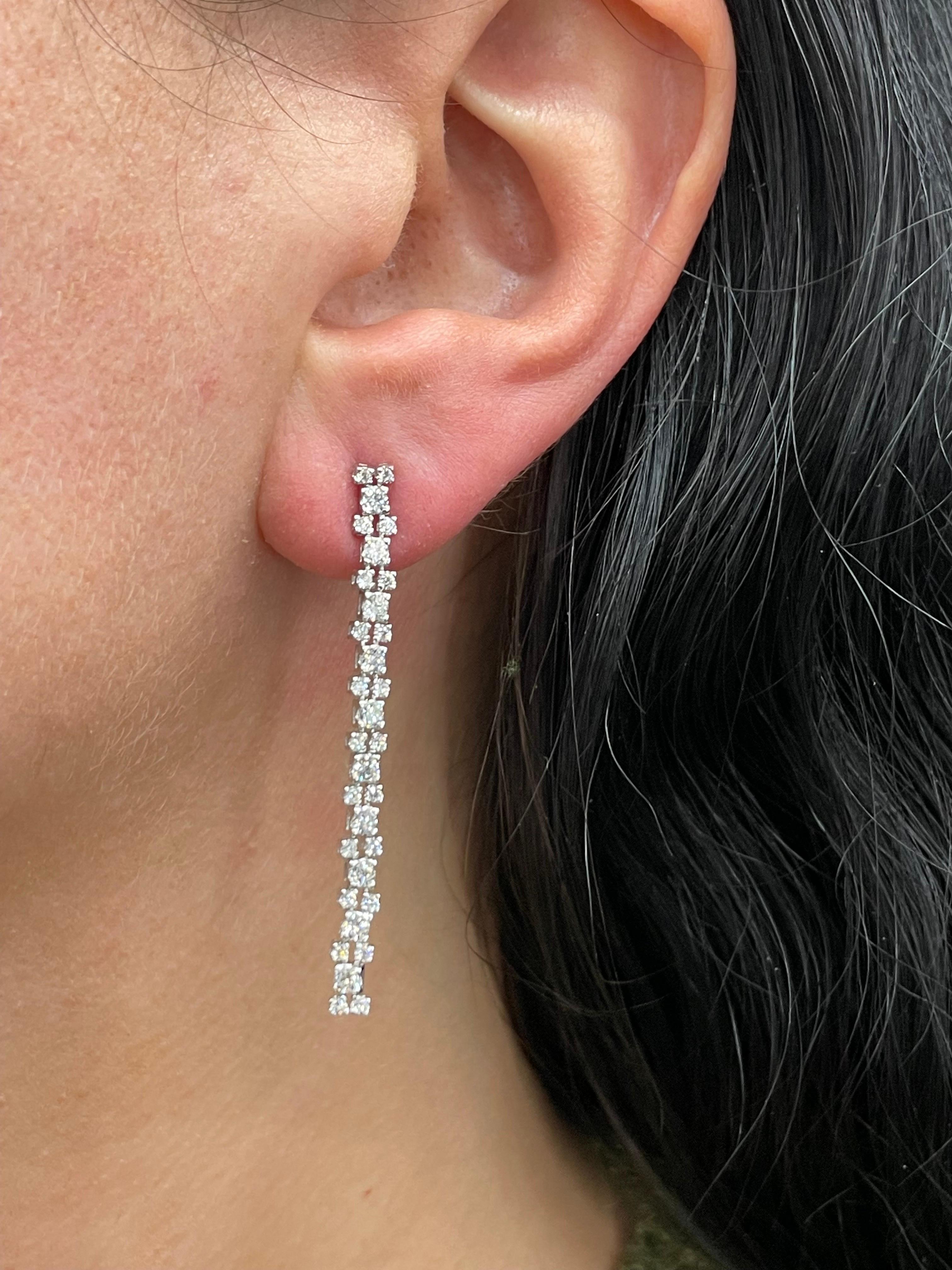 Two Row Long Diamond Dangle Drop Earrings 1.05 Carats 18 Karat White Gold  For Sale 1