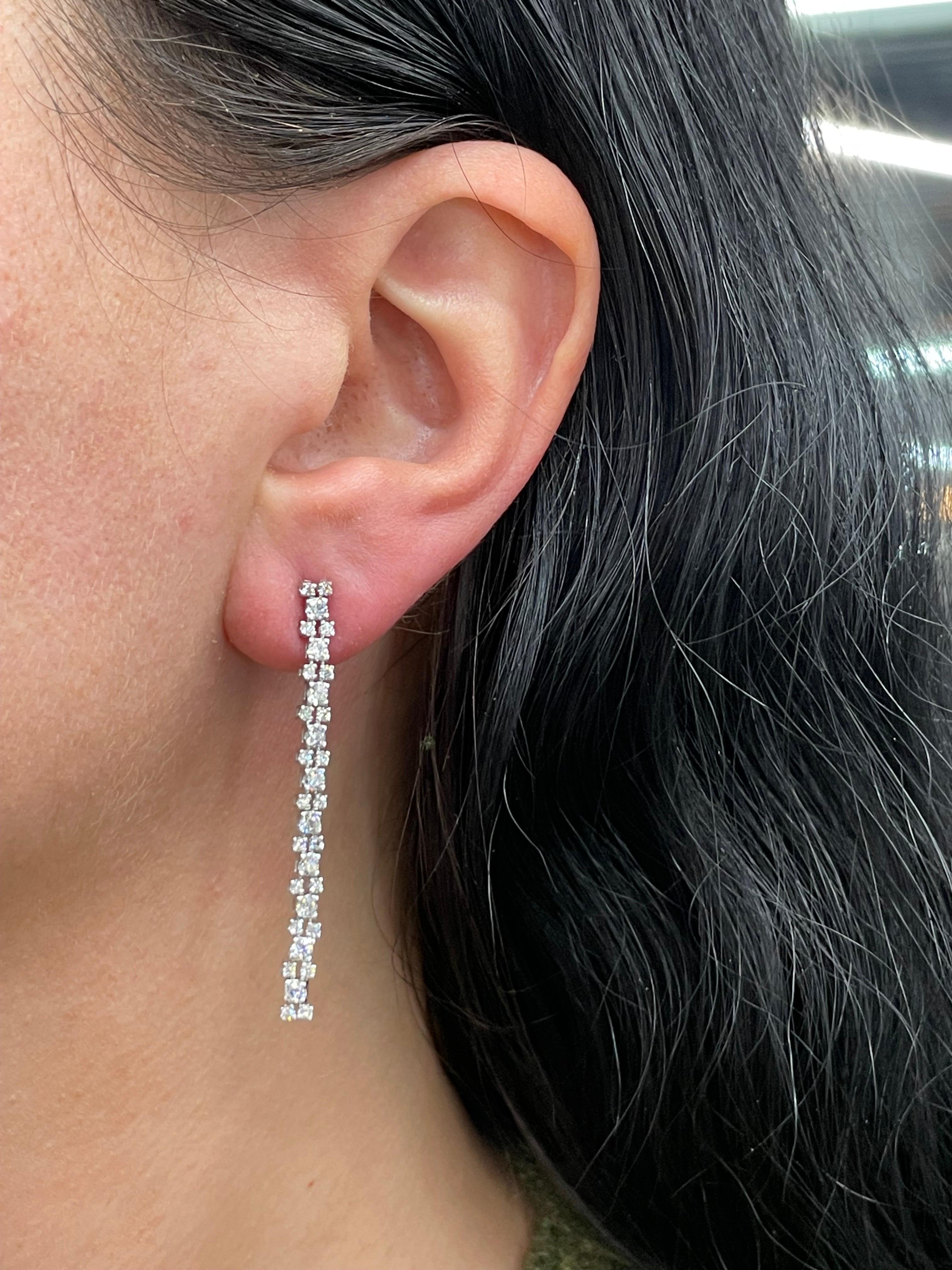 Two Row Long Diamond Dangle Drop Earrings 1.05 Carats 18 Karat White Gold  For Sale 2