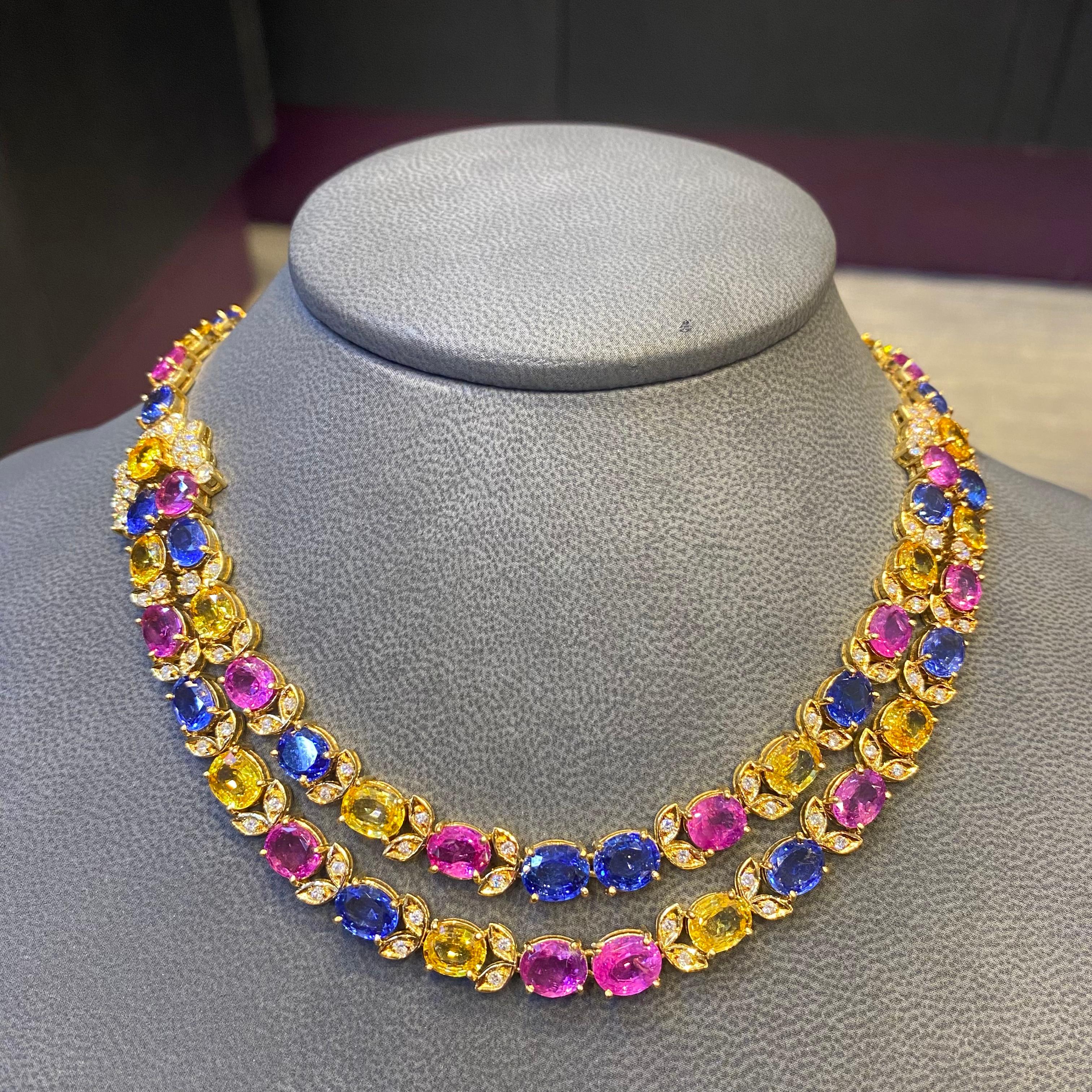 Mehrfarbige Saphir-Halskette mit mehreren Reihen (Ovalschliff) im Angebot