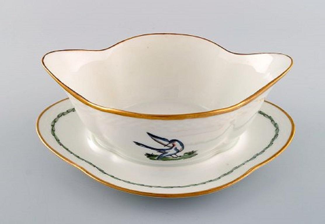 Dos salseras Royal Copenhagen de porcelana pintada a mano siglo XX en venta