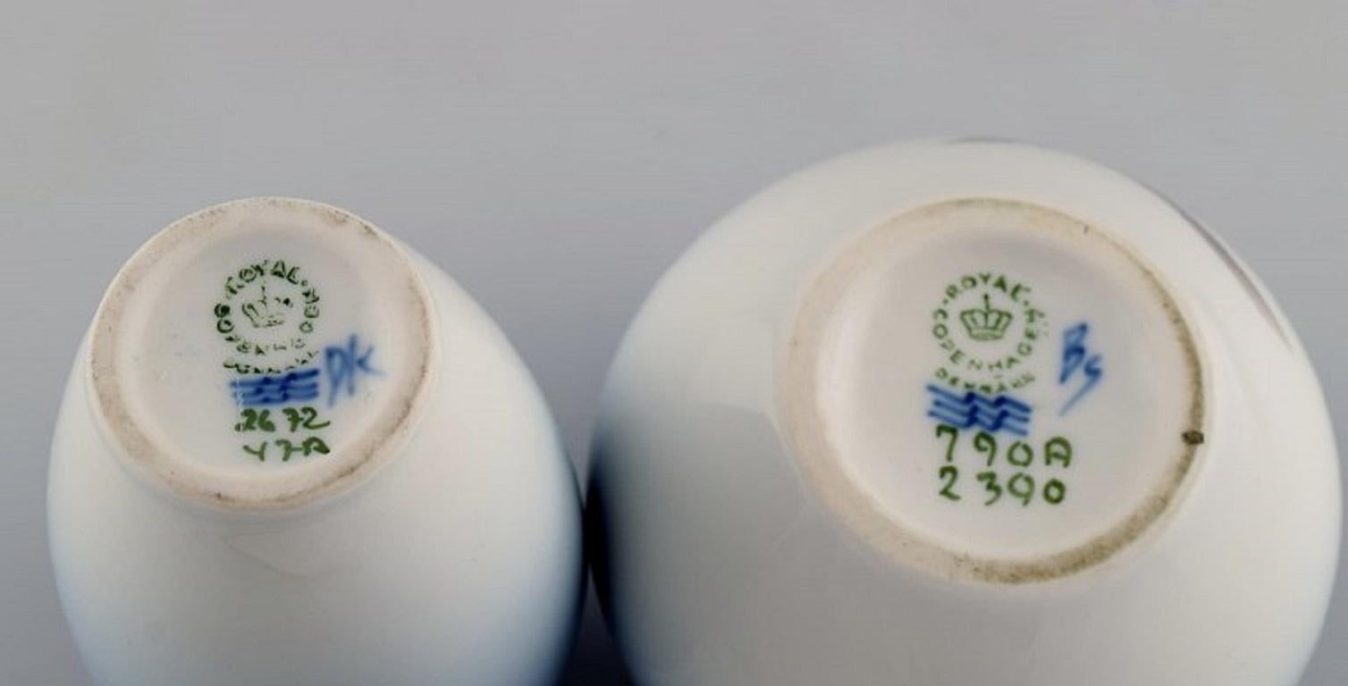 Royal Copenhagen-Vasen aus handbemaltem Porzellan mit Blumen, 1960er Jahre im Angebot 1