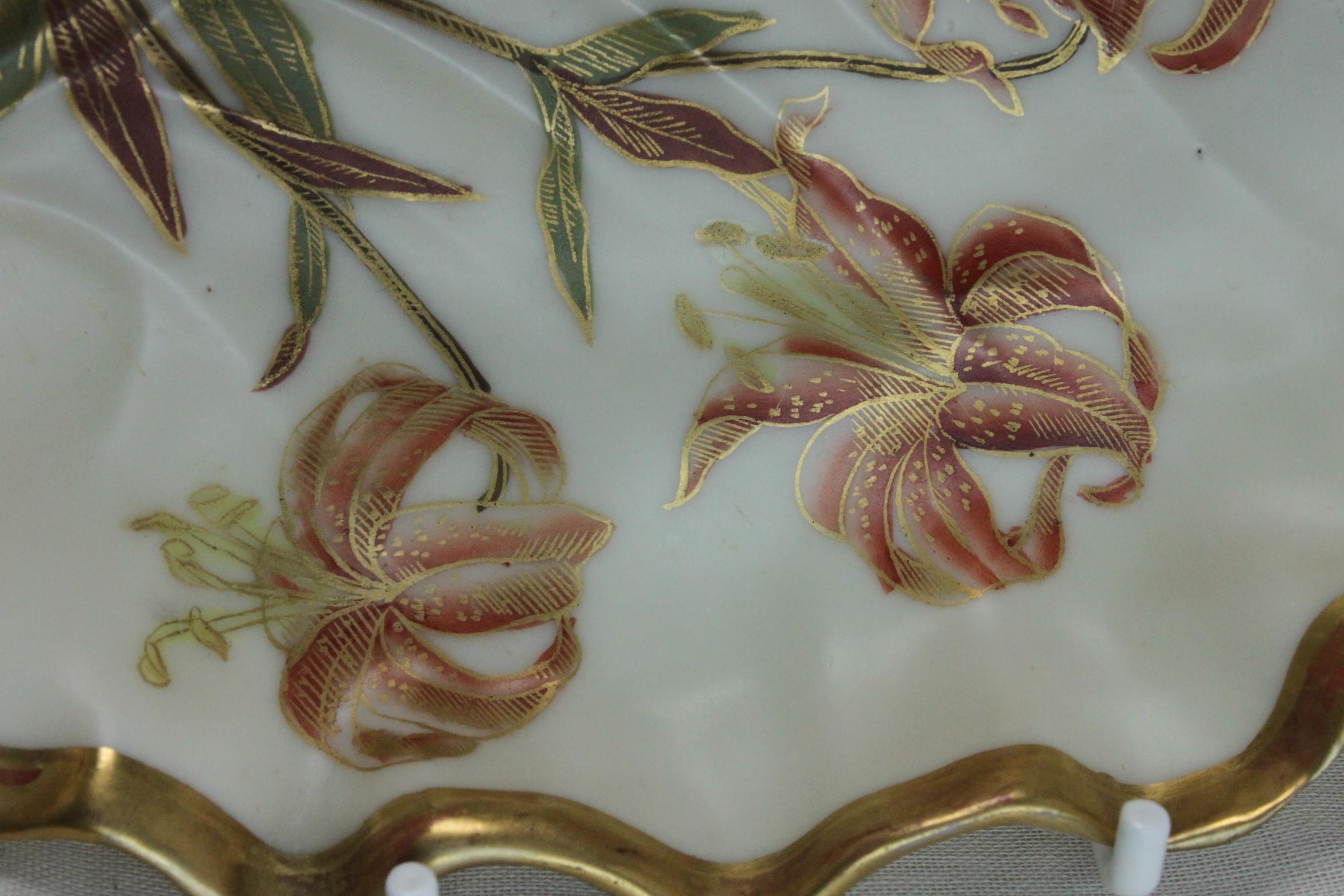 English Two Royal Worcester Blush Ivory dishes in the shape of a cabbage leaf For Sale