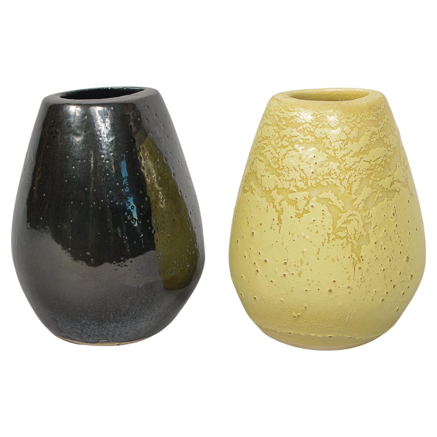 Deux vases d'angle Russel Wright Bauer en vente
