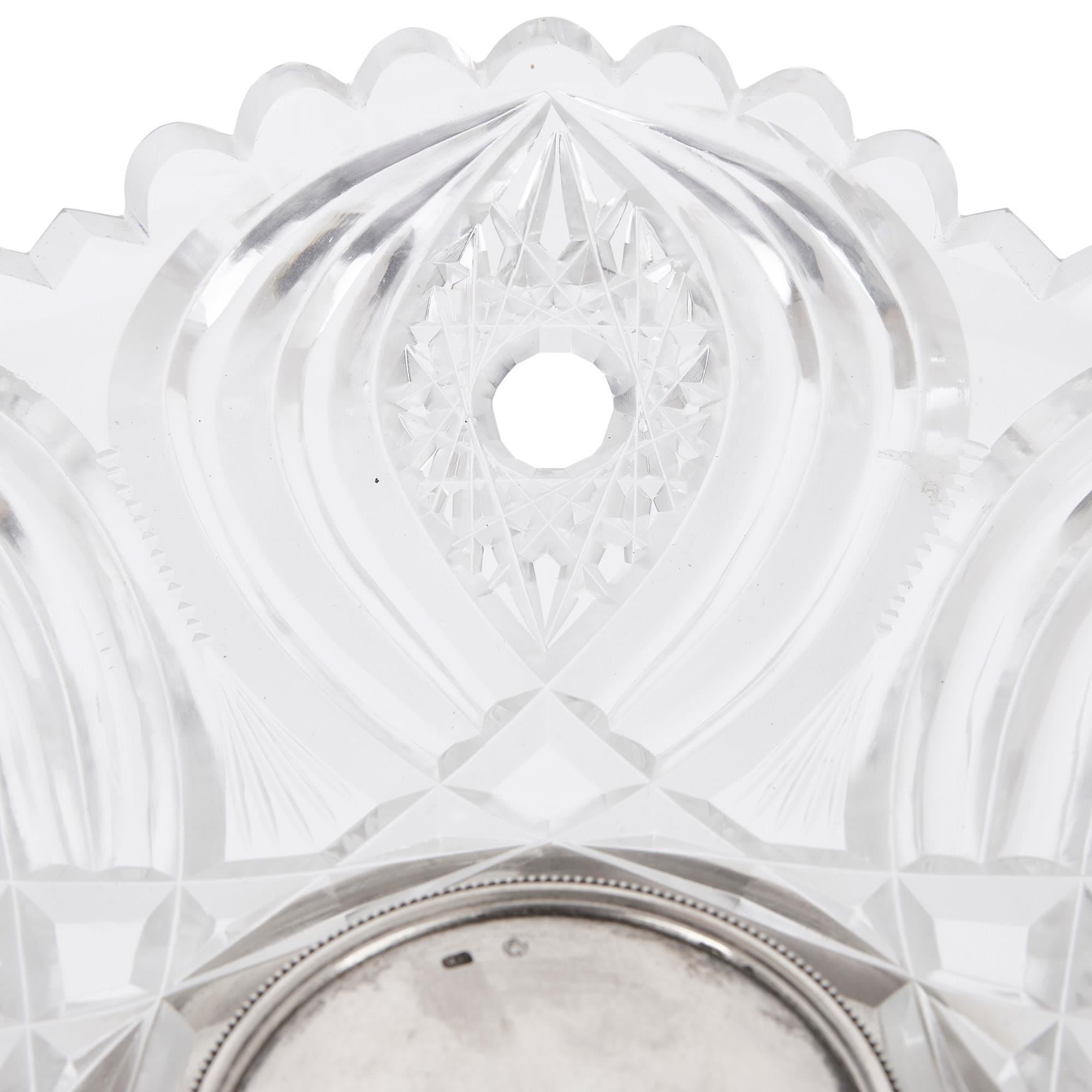 Tafelaufsatz aus russischem geschliffenem Glas und Silber mit Tazze im Zustand „Gut“ im Angebot in London, GB