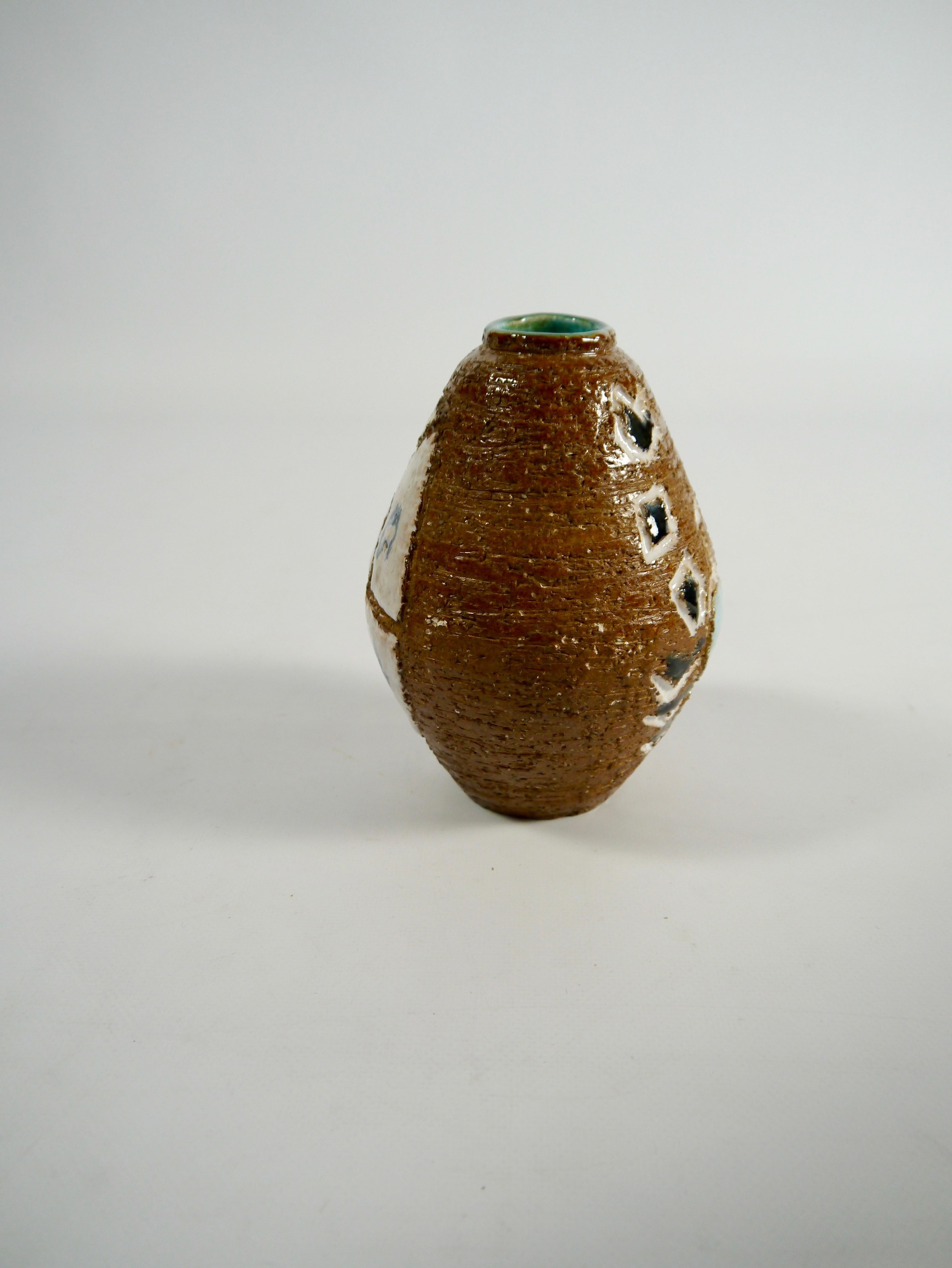 Deux vases rustiques en céramique de style indigène, Norvège, années 1960 en vente 3