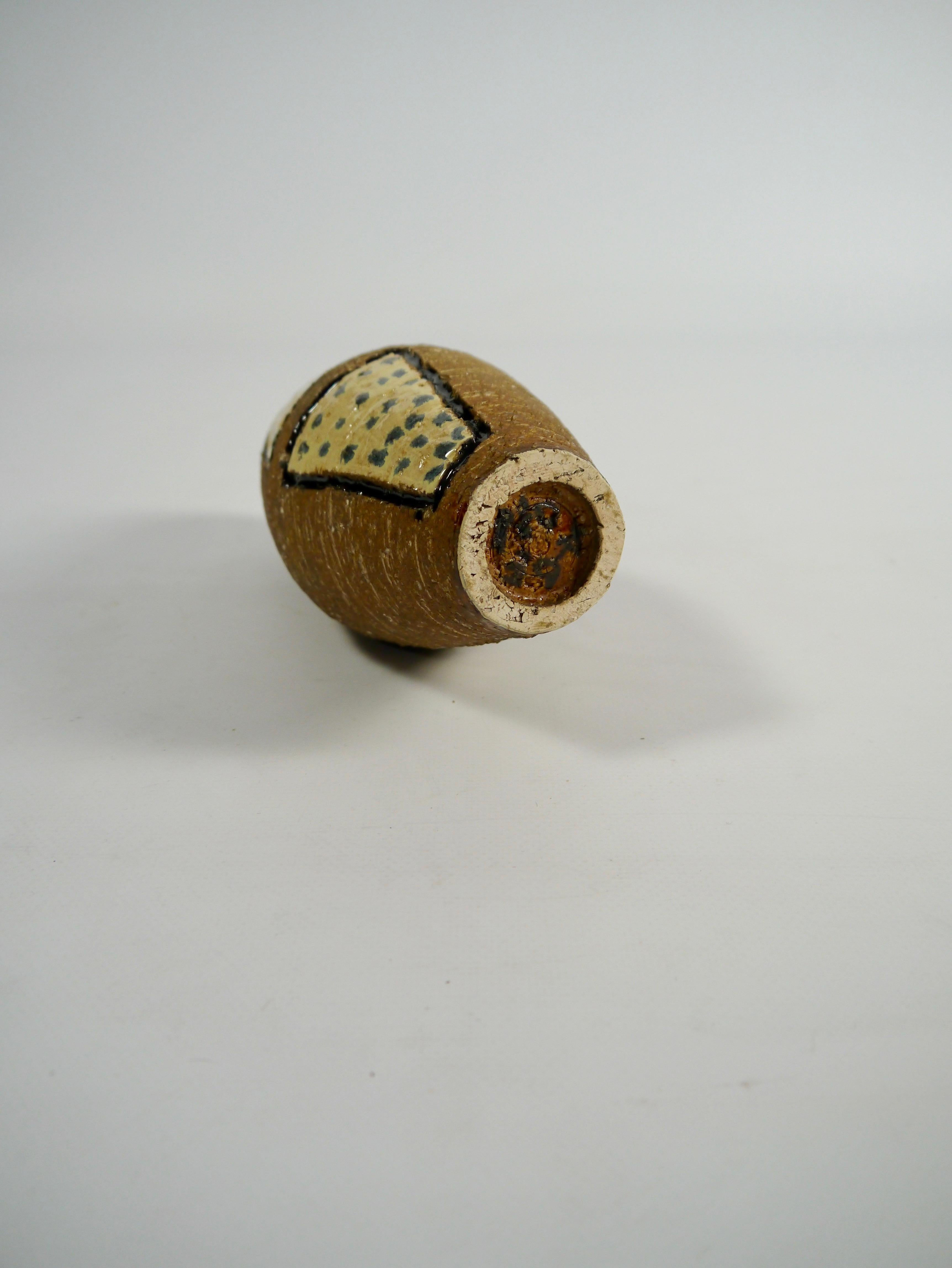 20ième siècle Deux vases rustiques en céramique de style indigène, Norvège, années 1960 en vente