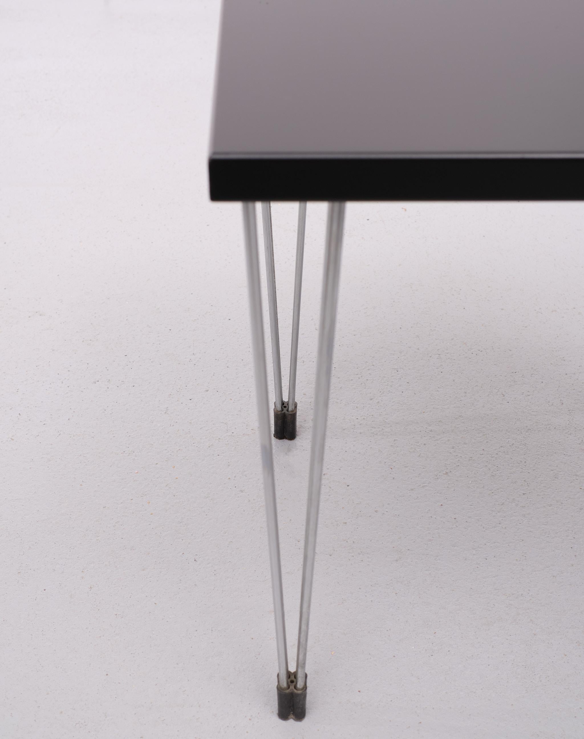 Chrome Two Scandinavian hairpin legs side tables 1970s  For Sale