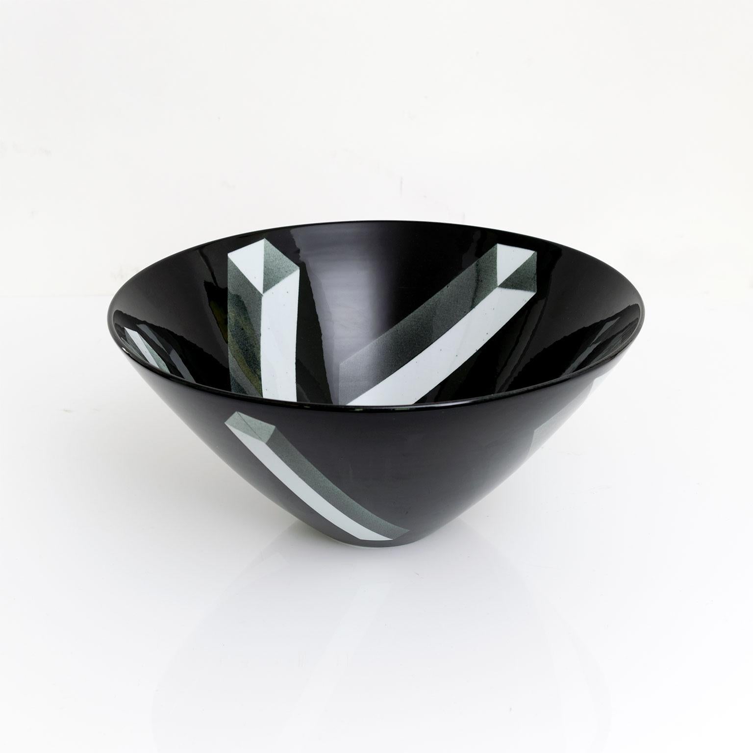 Dos cuencos modernos escandinavos de porcelana 