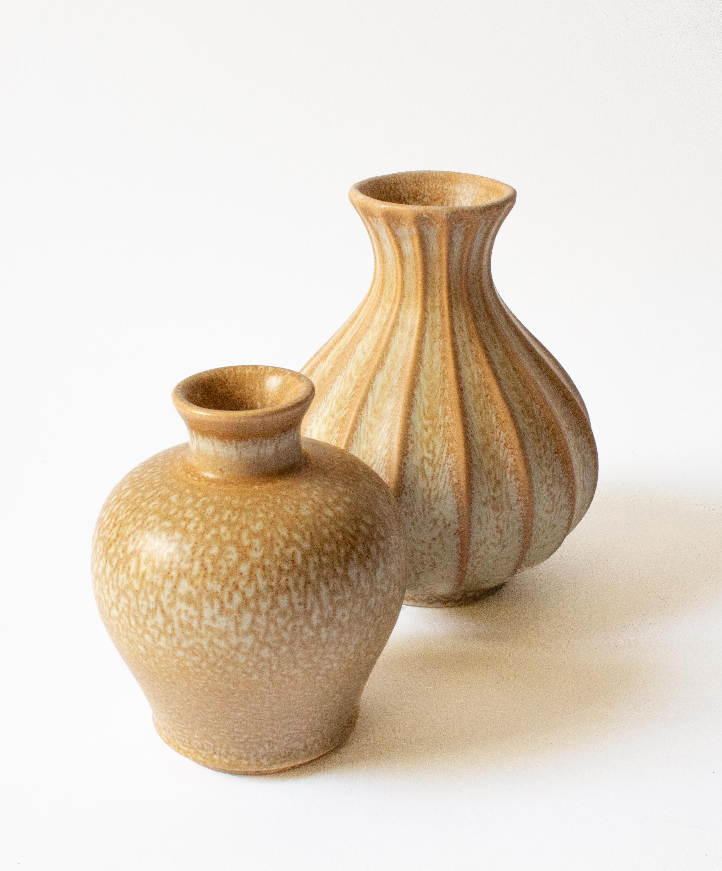 Suédois Deux vases modernes scandinaves « Topas » d'Ewald Dahlskog pour Bo Fajans en vente