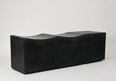 Banc Two Scoops en résine, granulats de pierre et fibre de verre par Zachary A. Design