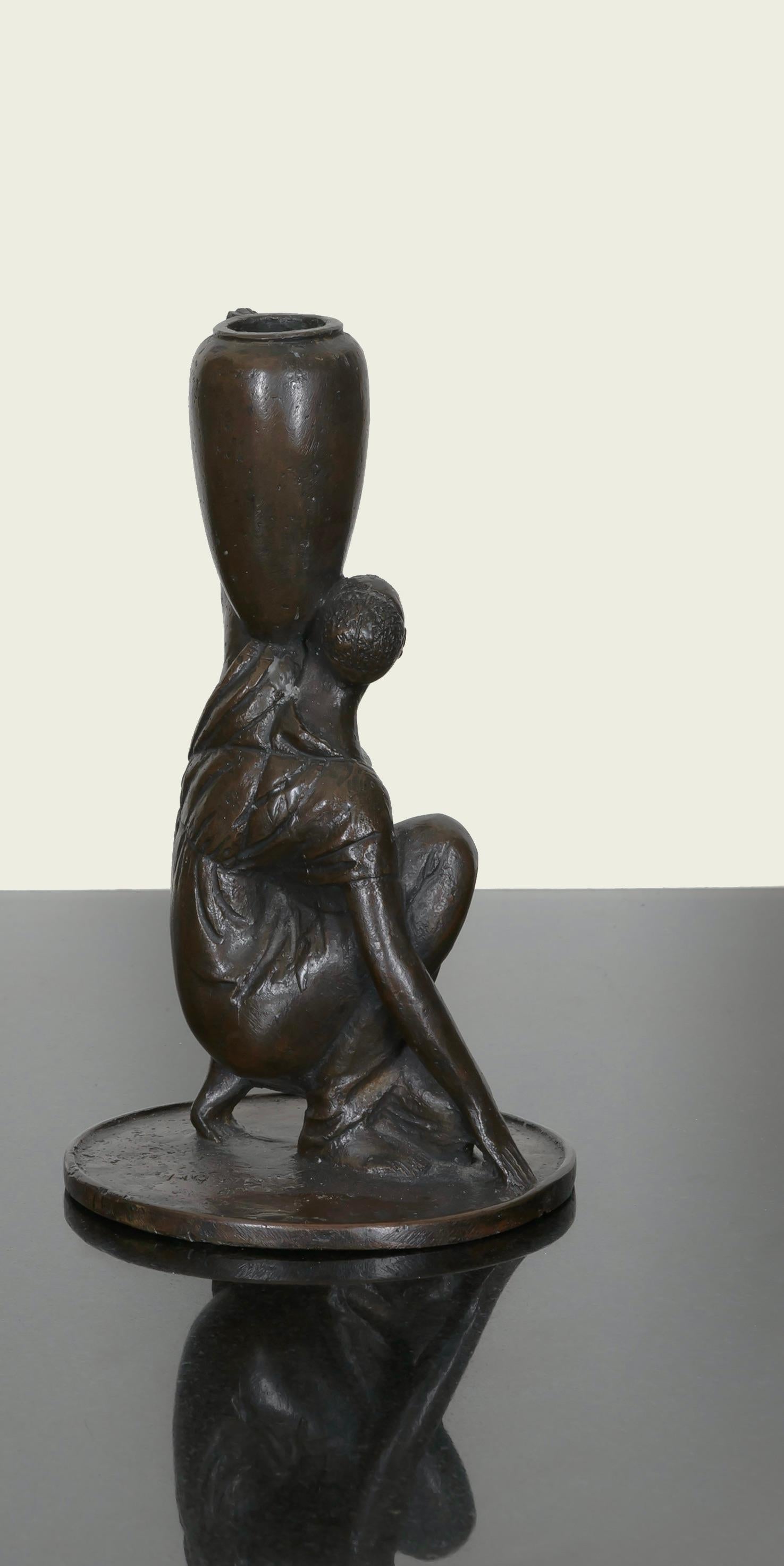 Skulpturale Bronze-Kerzenständer von Cecil de Blaquiere Howard, datiert 1919 (Frühes 20. Jahrhundert) im Angebot
