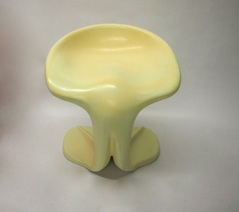Mid-Century Modern Deux chaises sculpturales en fibre de verre de Jean Dudon, France, 1970 en vente