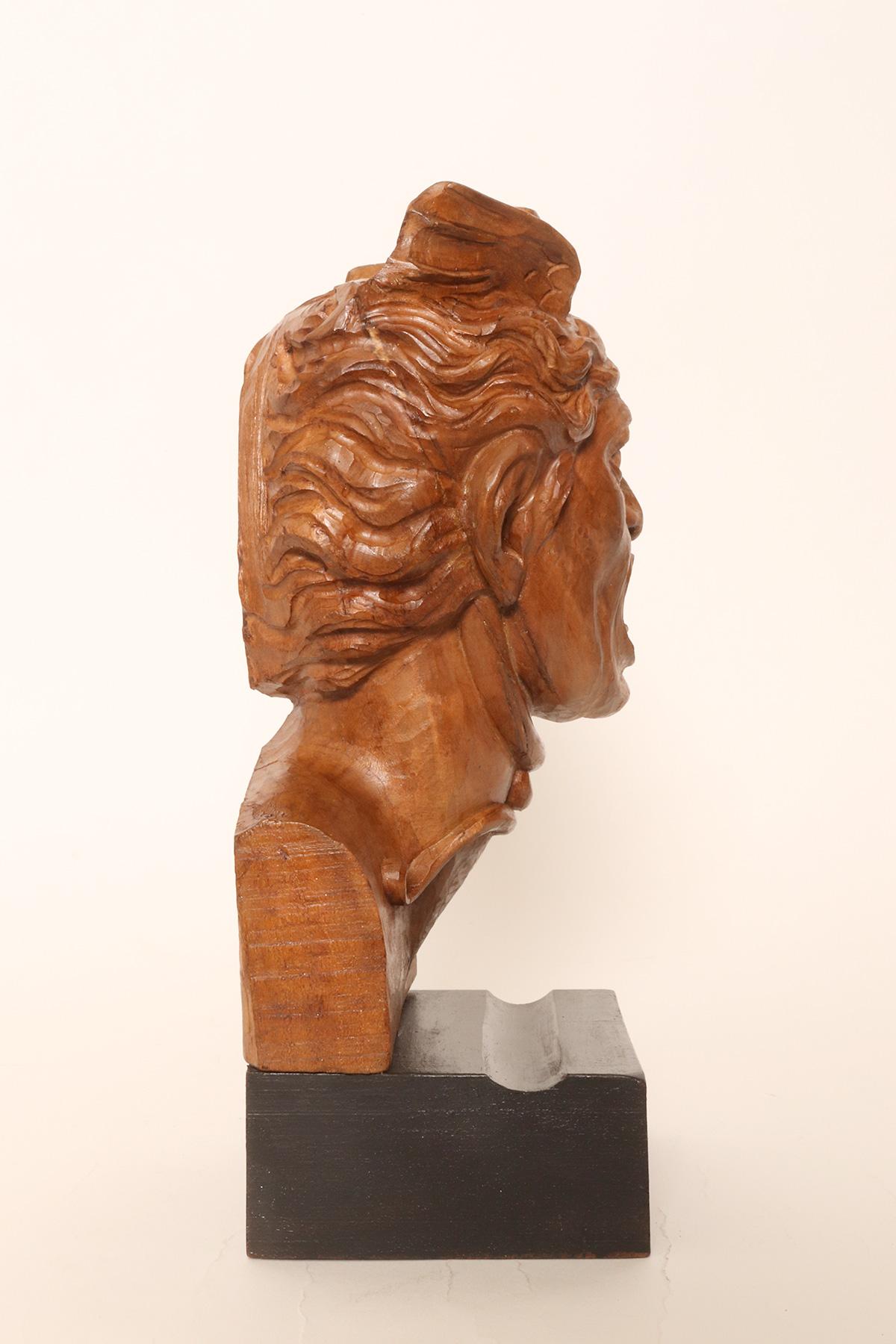 Deux sculptures représentant la tête de Méduse et la tête d'un homme, Italie 1900. en vente 6