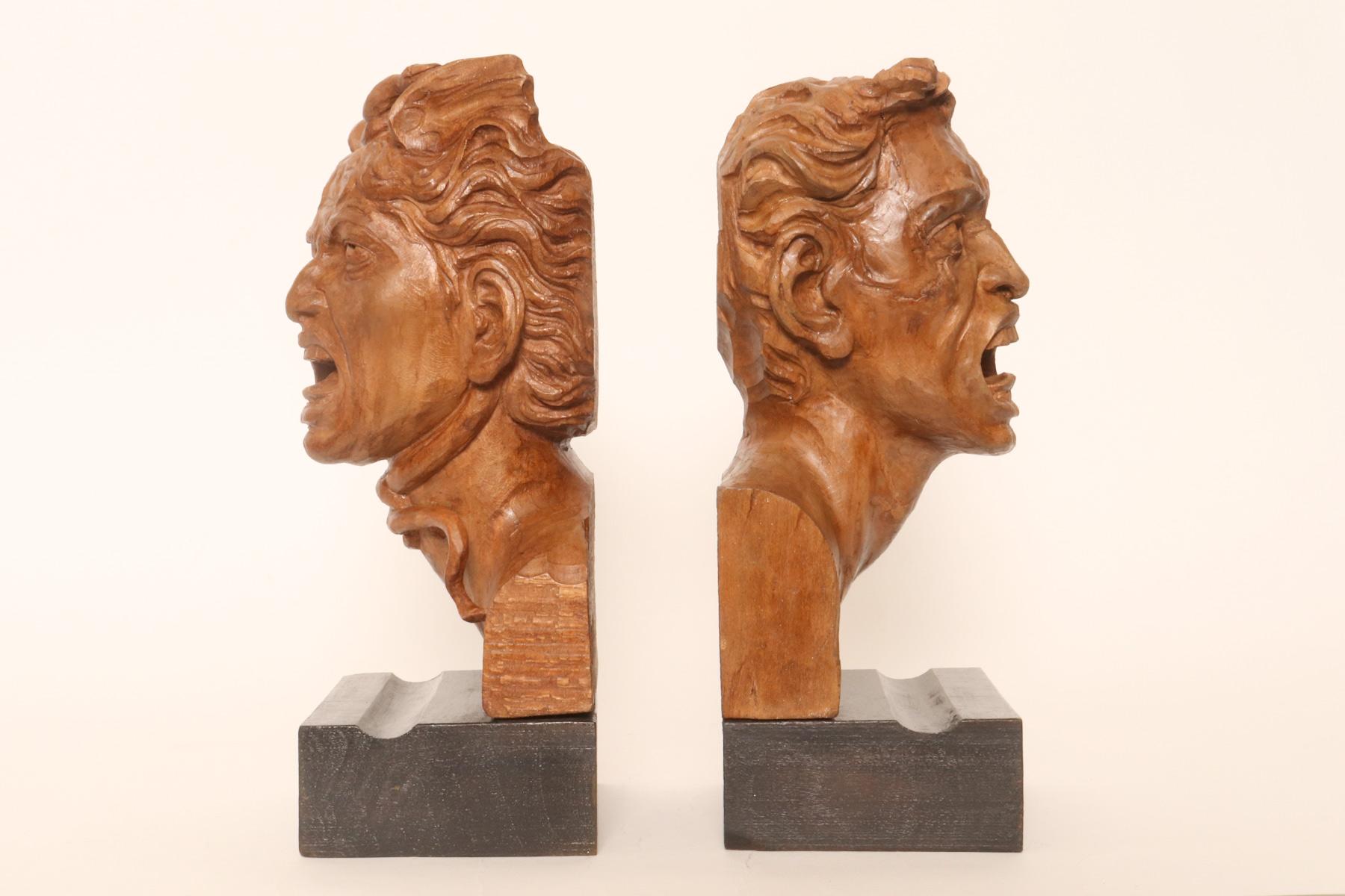 italien Deux sculptures représentant la tête de Méduse et la tête d'un homme, Italie 1900. en vente