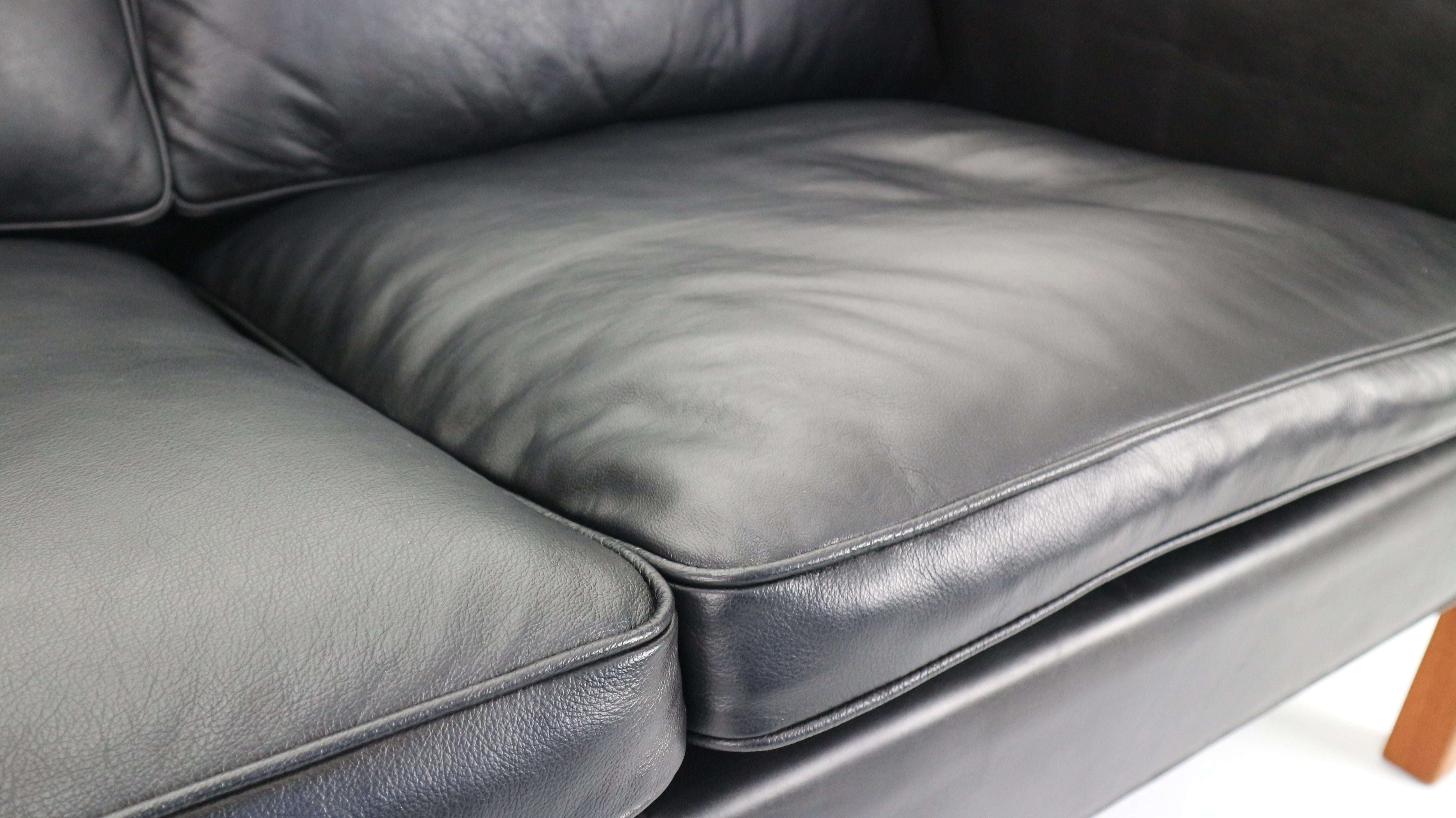 Two-Seat Black Leather Sofa Designed by Børge Mogensen for Fredericia A/S, 1960 8