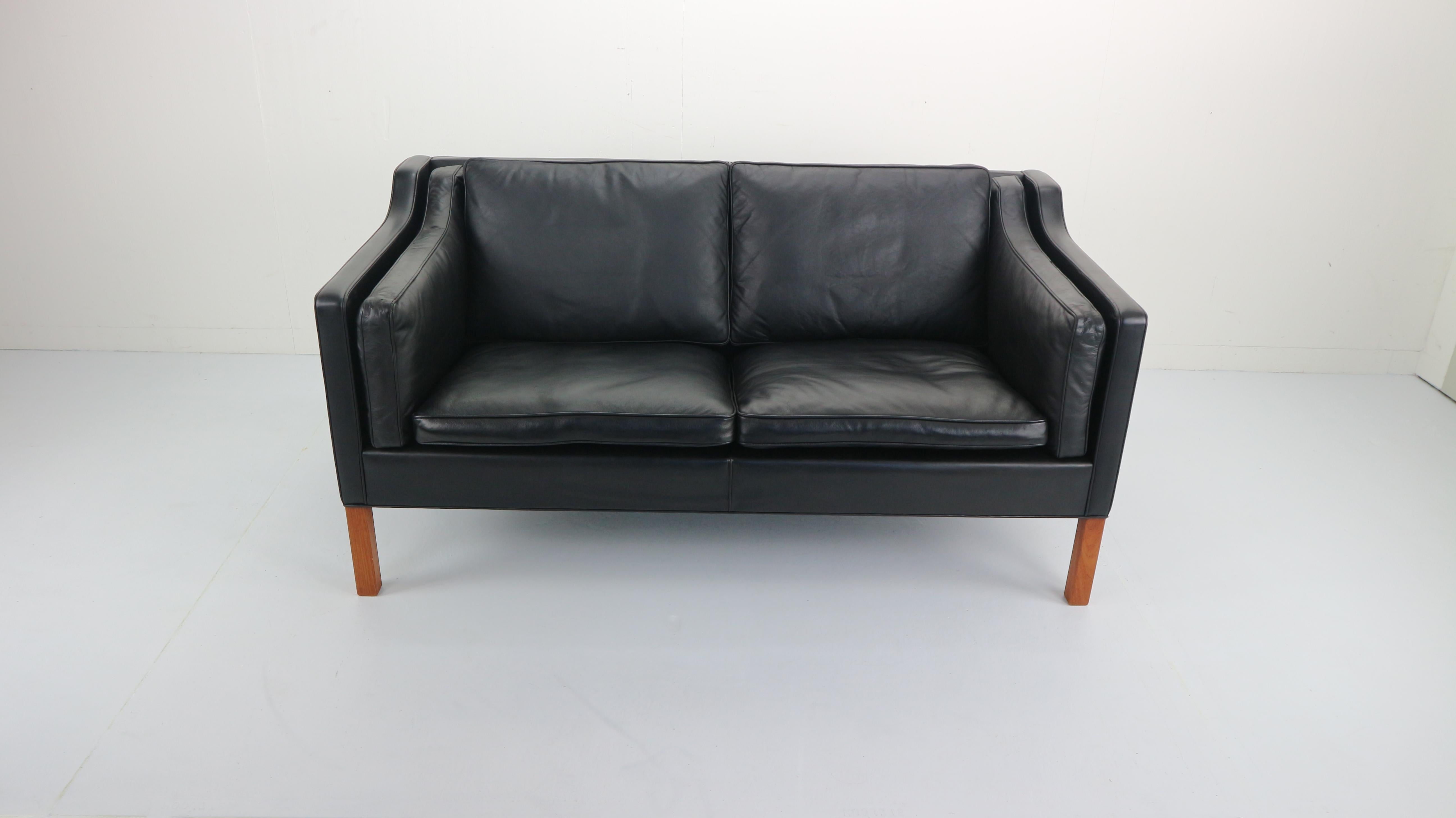 Danish Two-Seat Black Leather Sofa Designed by Børge Mogensen for Fredericia A/S, 1960