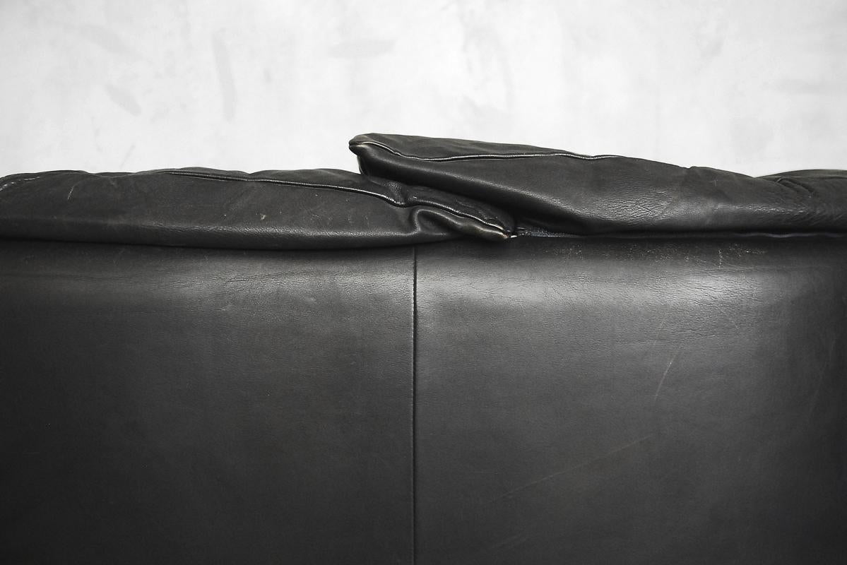 Two-Seat Black Leather Swiss Sofa by De Sede, 1980s 5
