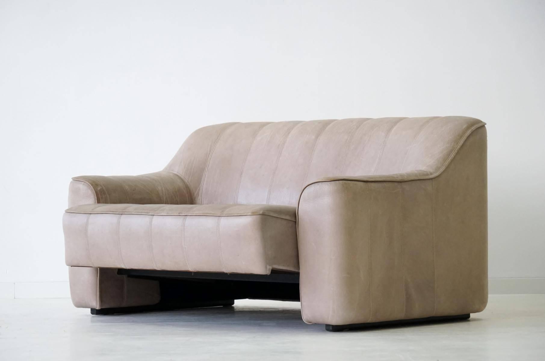 Two-Seat Ds 44 Sofa by De Sede Neck Leather Extendable Seat (Moderne der Mitte des Jahrhunderts)