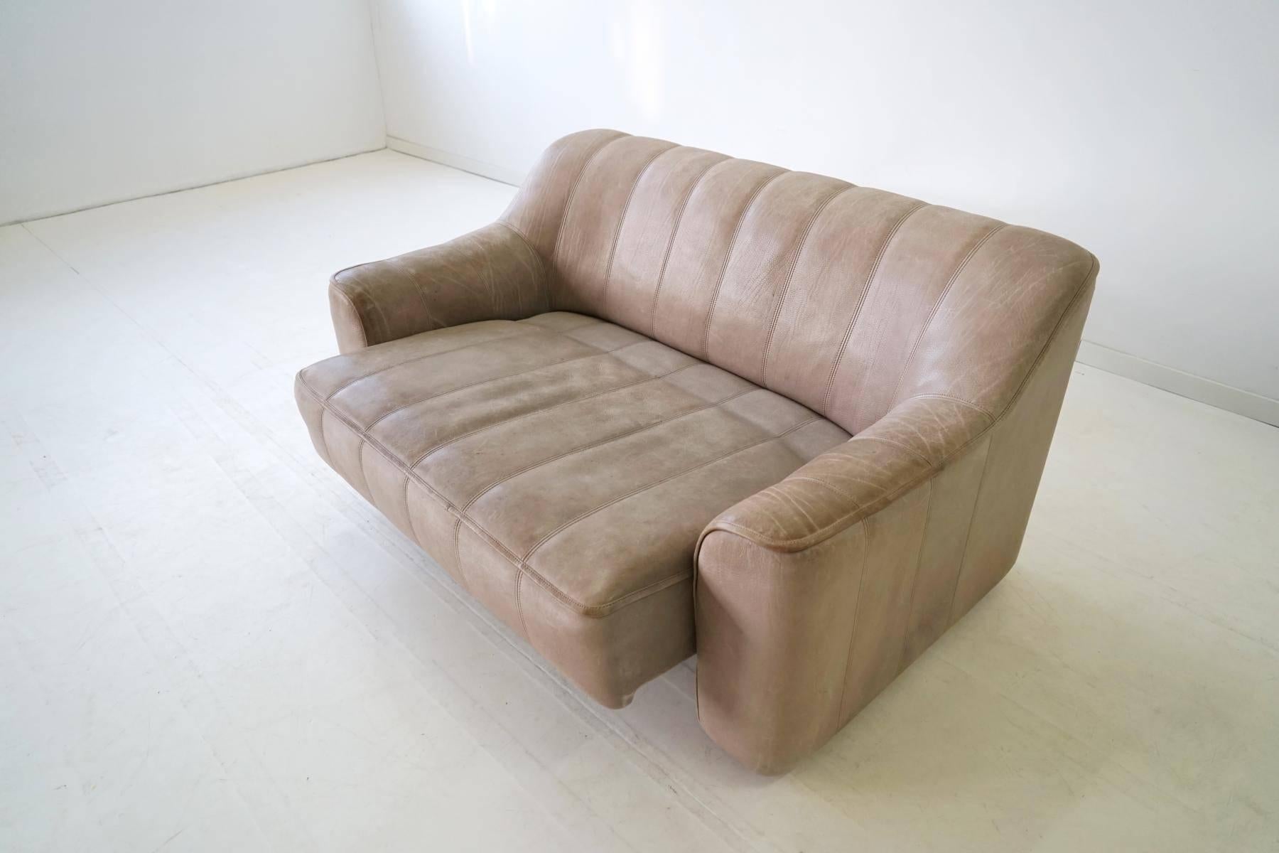 Late 20th Century Two-Seat Ds 44 Sofa by De Sede Neck Leather Extendable Seat
