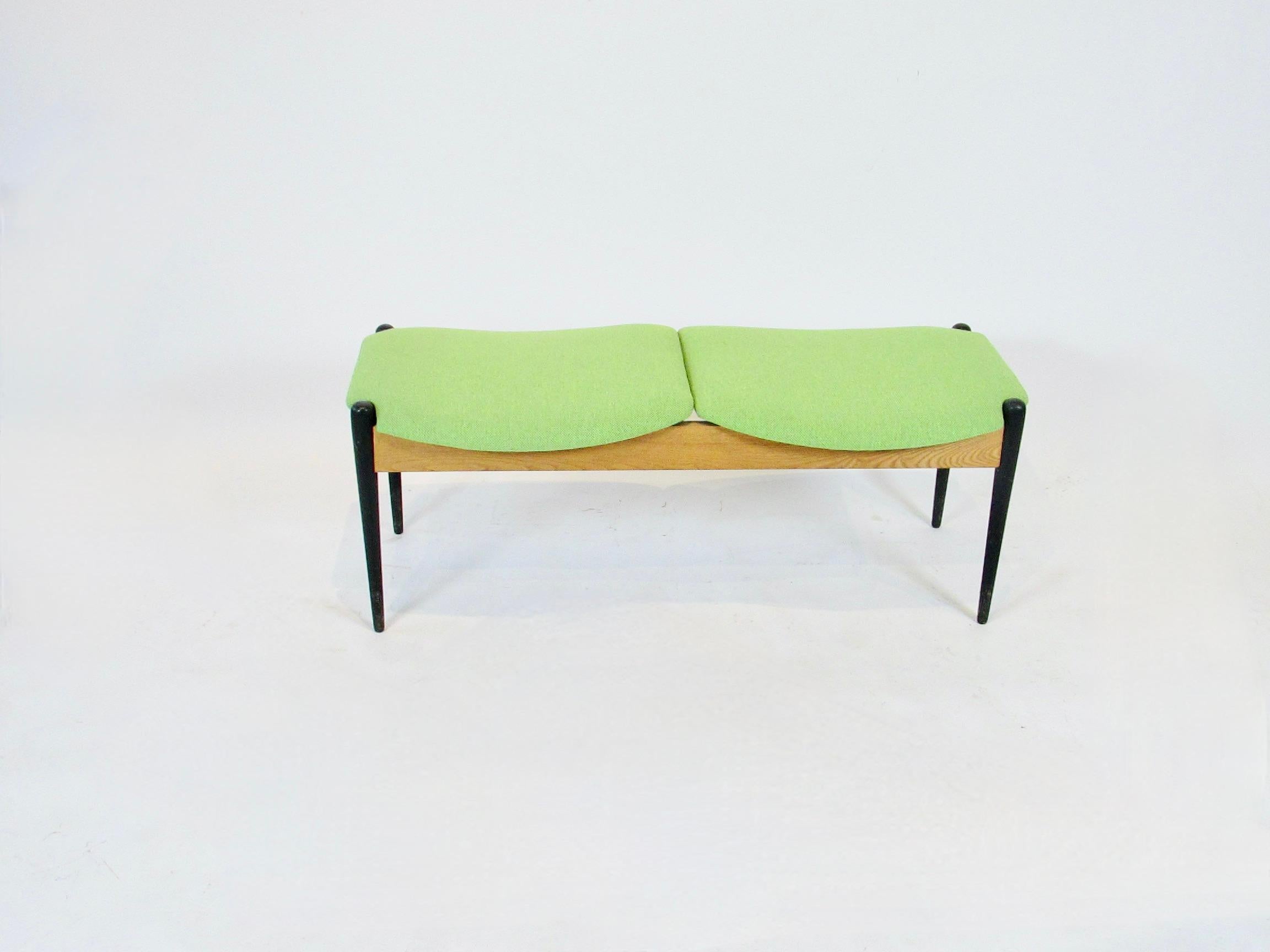 Two seat entry way or bed room bench designed by Arthur Umanoff In Good Condition In Ferndale, MI